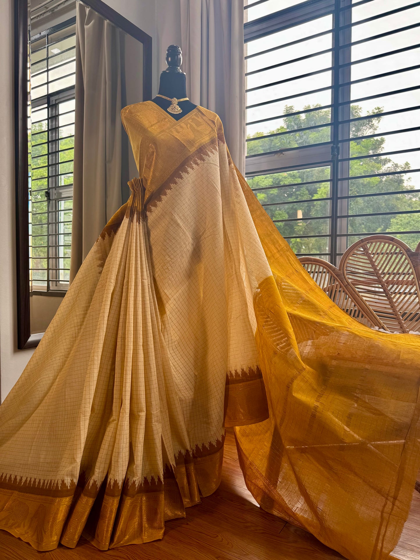 Sungudi zari kattam saree