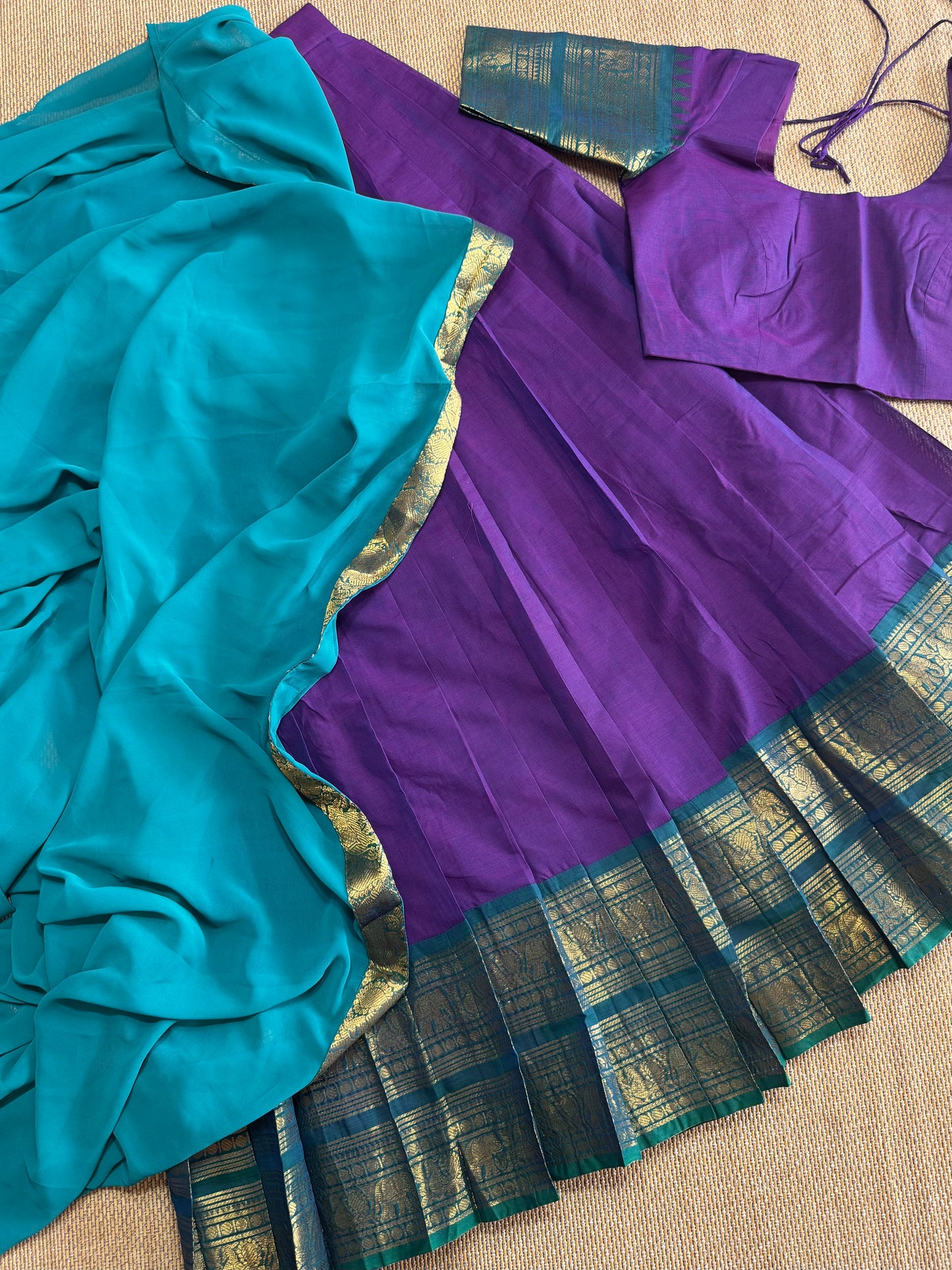 Pavade Thavani - ReadyMade