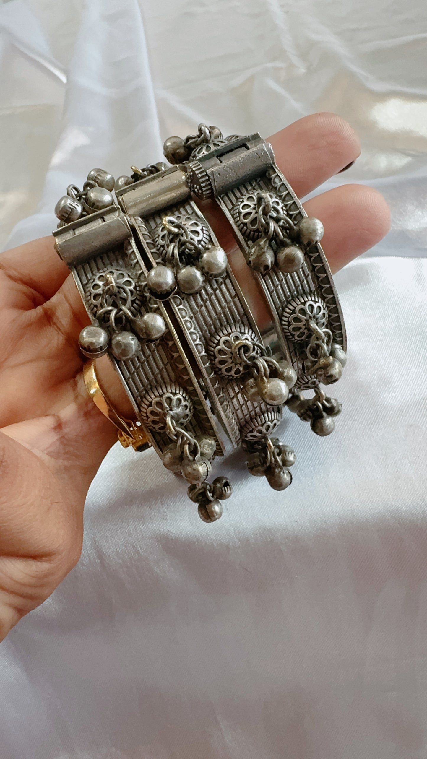 Screw type oxidized bangle with bells
