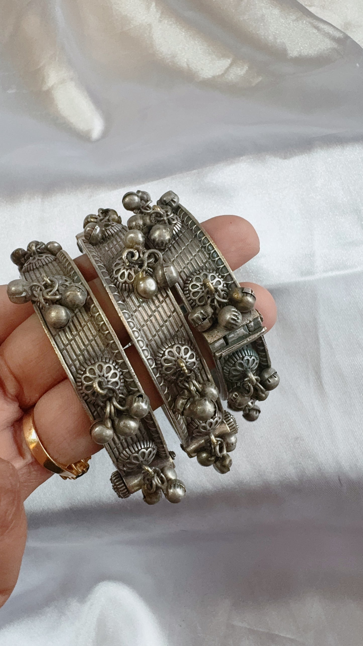 Screw type oxidized bangle with bells