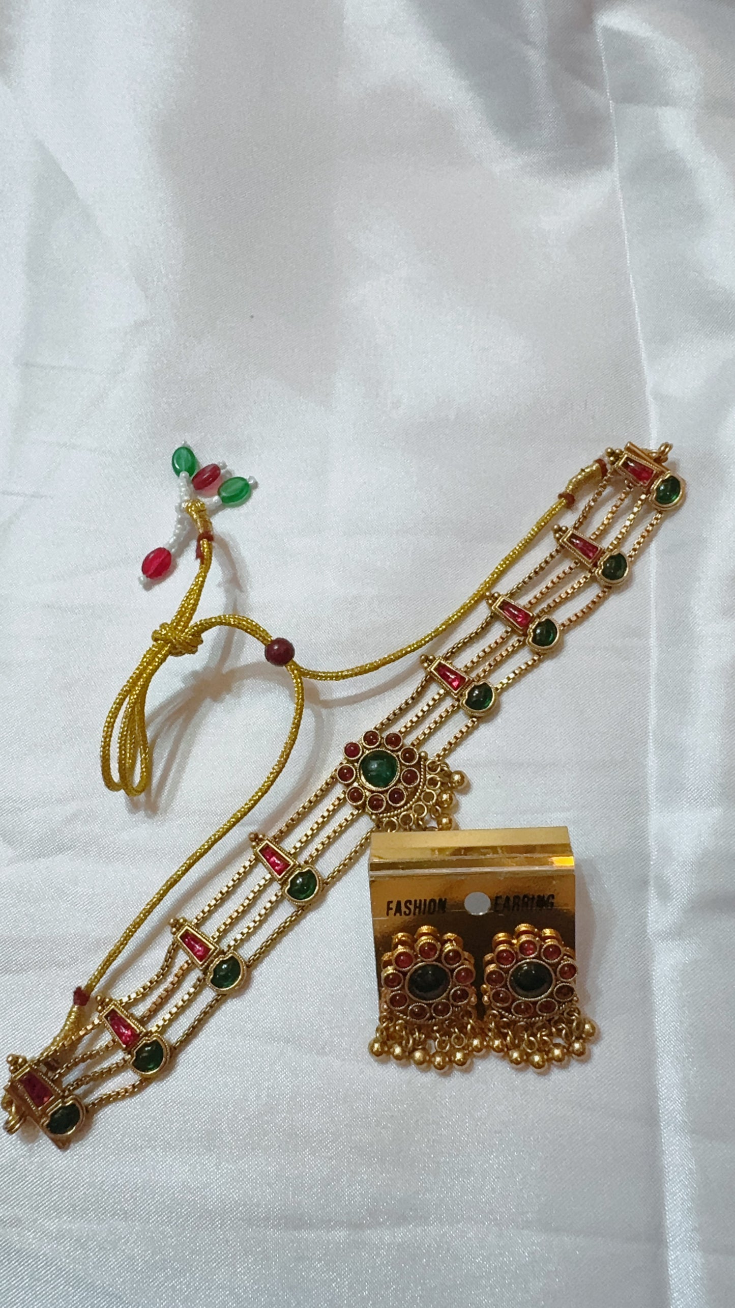 ruby and green traditional choker set