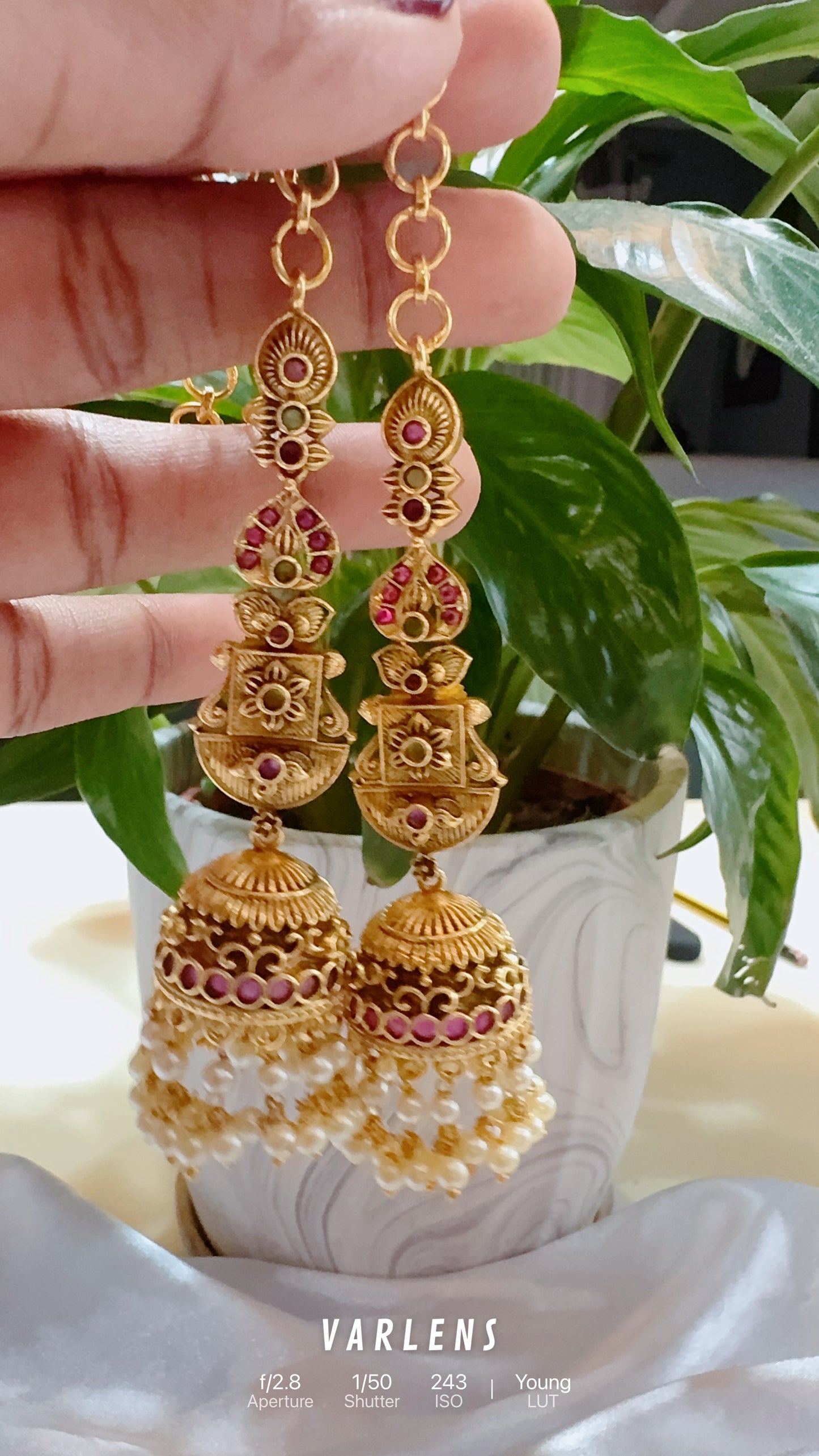 Traditional earrings with mattal