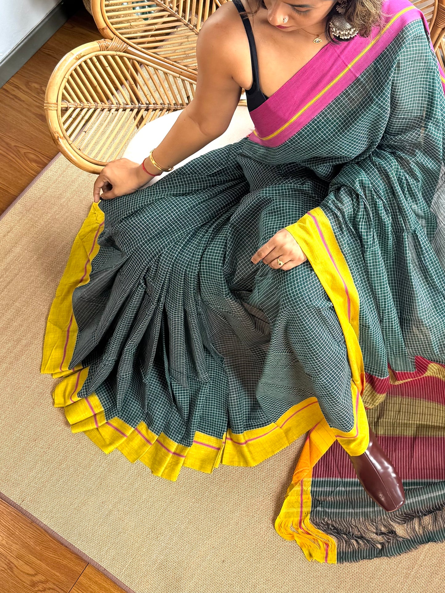 Pure Handloom Patteda anchu saree with Running Blouse