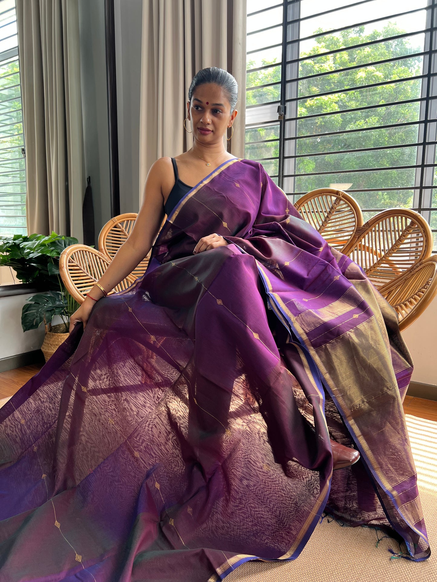 Shaded ❤️Maheswar silk cotton saree with small zari border