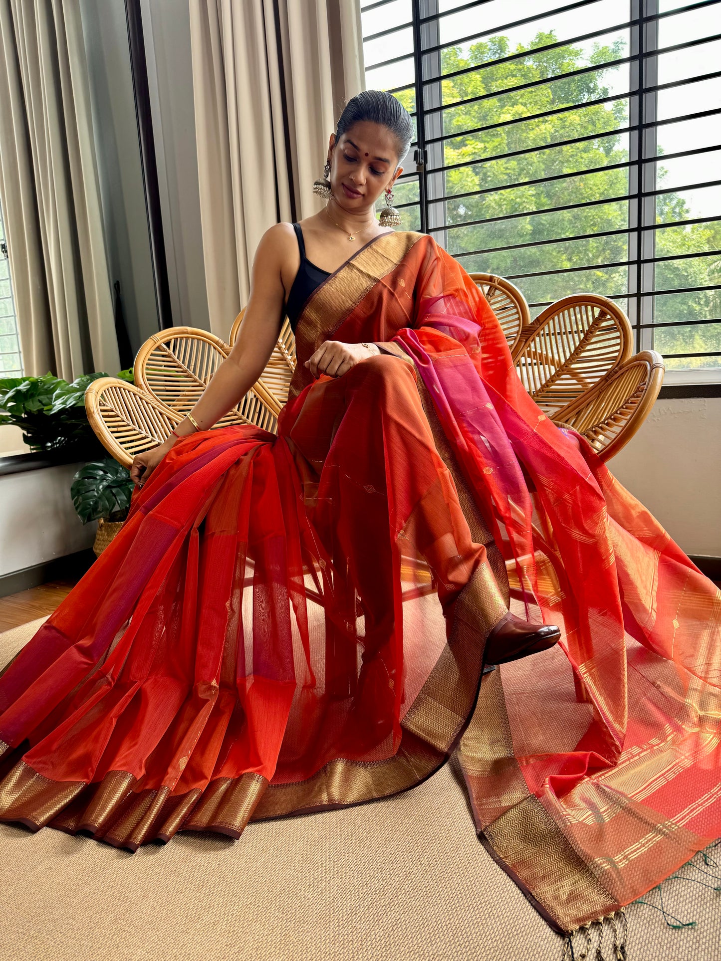 Shaded ❤️Maheswar silk cotton saree with small zari border
