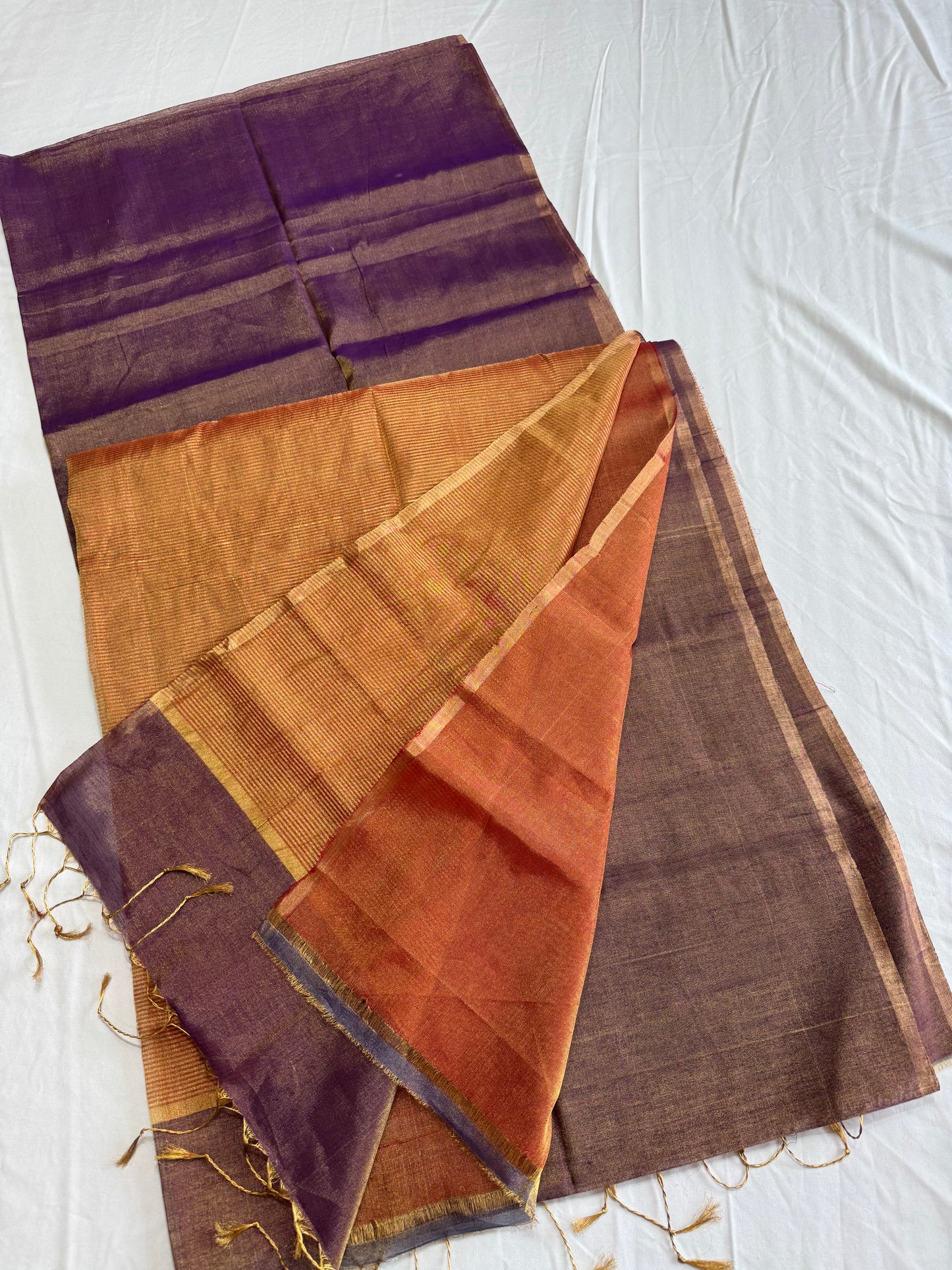 Pure Handloom Maheswar Tissue Zari Silk sar)