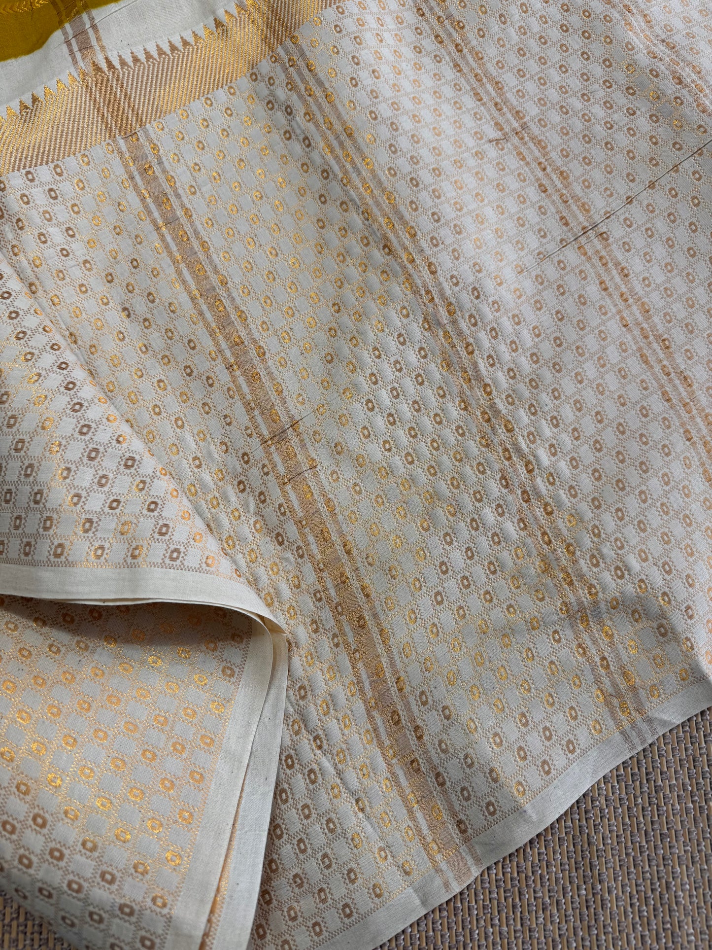 Yin yang sungudi saree