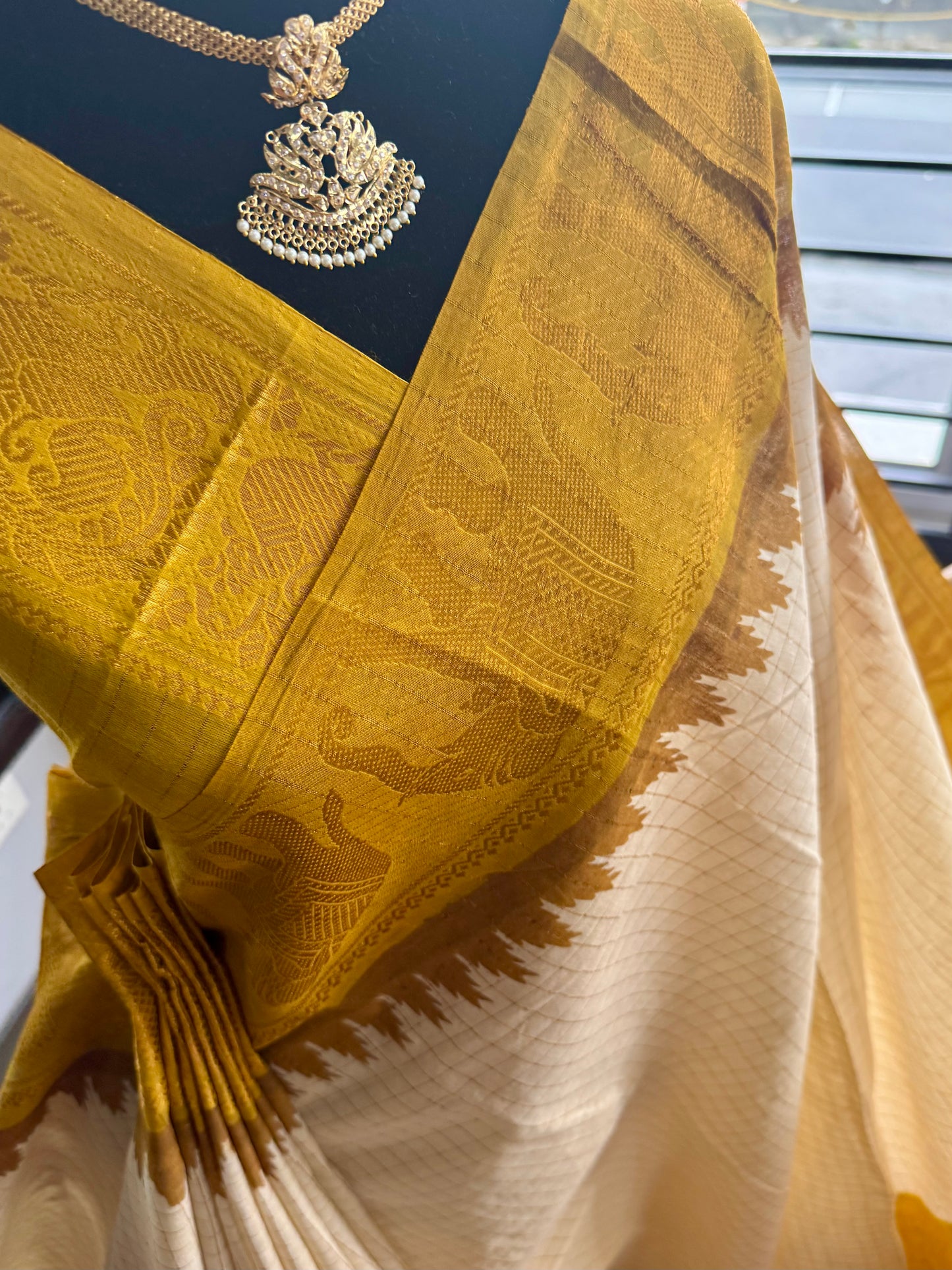 Sungudi zari kattam saree