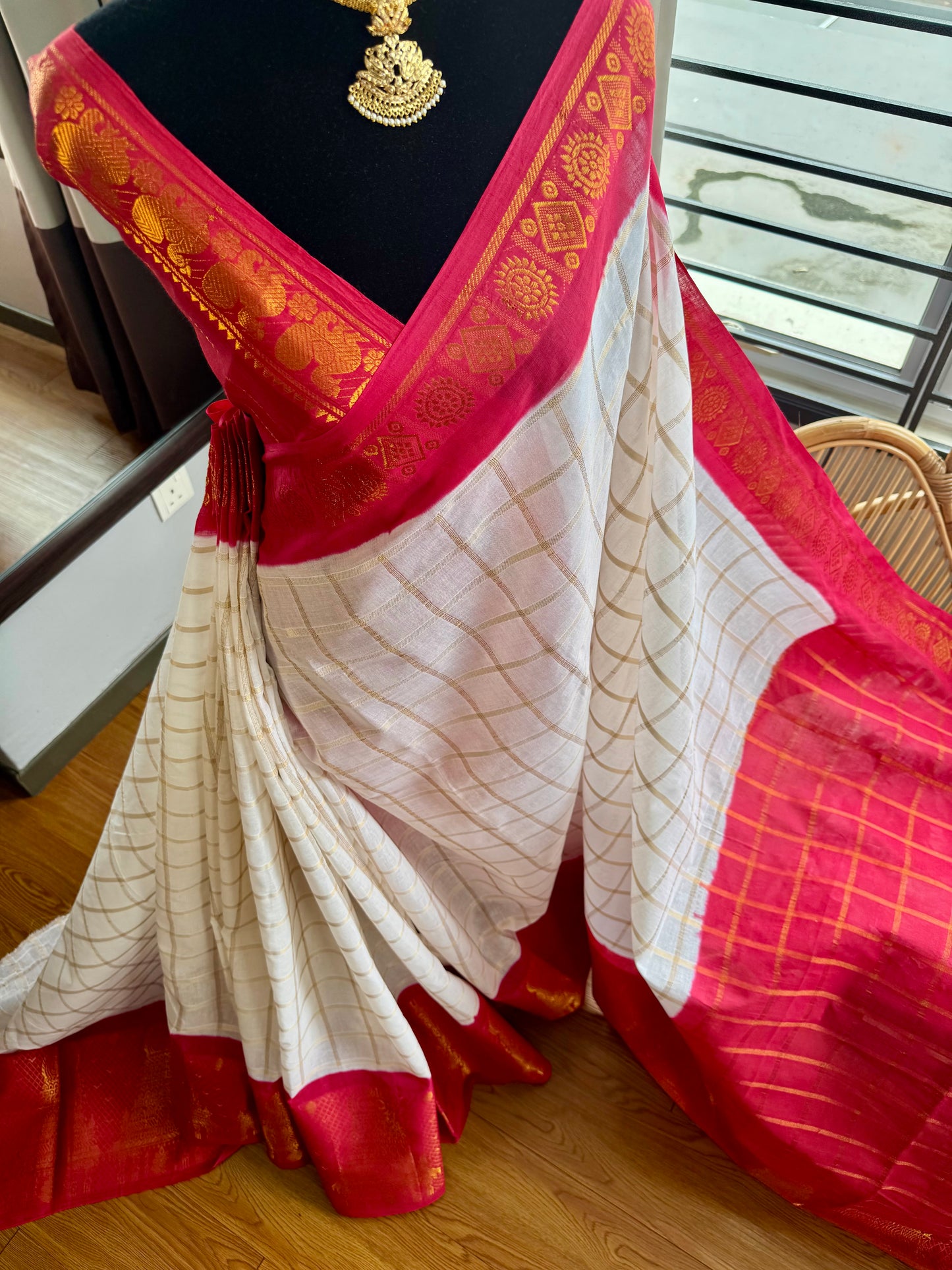 Sungudi long border saree