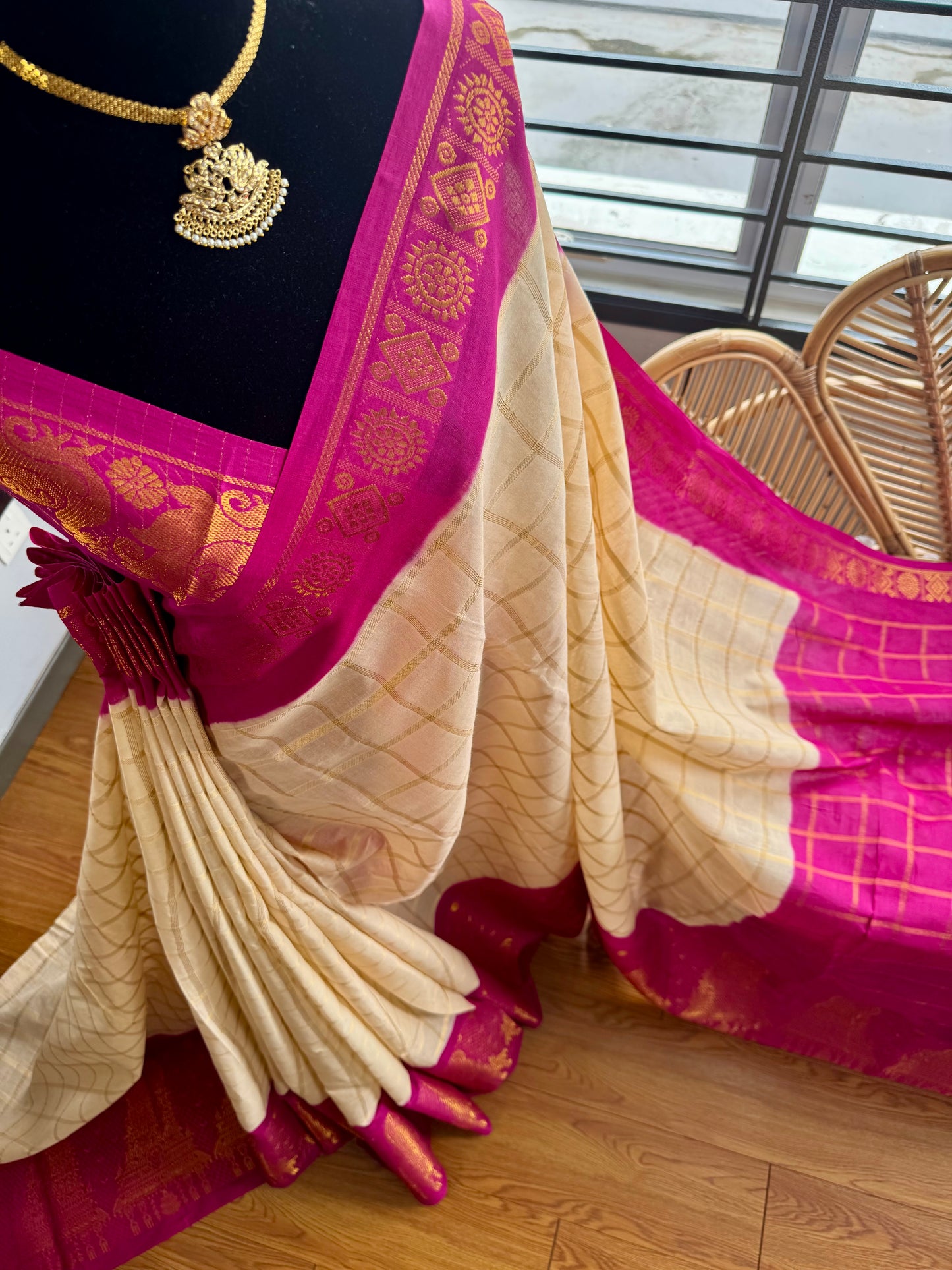 Sungudi long border saree