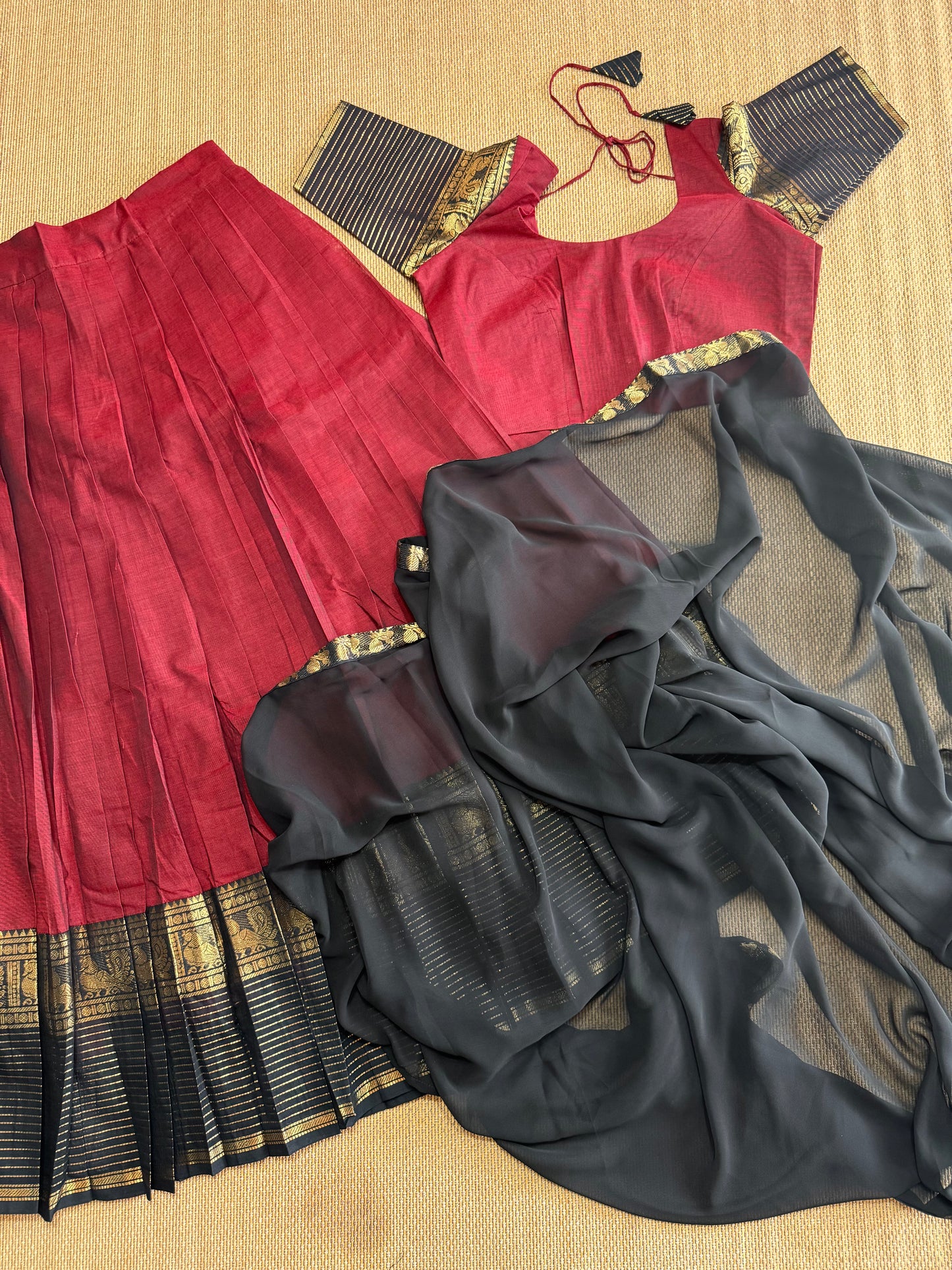 Pavade Thavani - ReadyMade