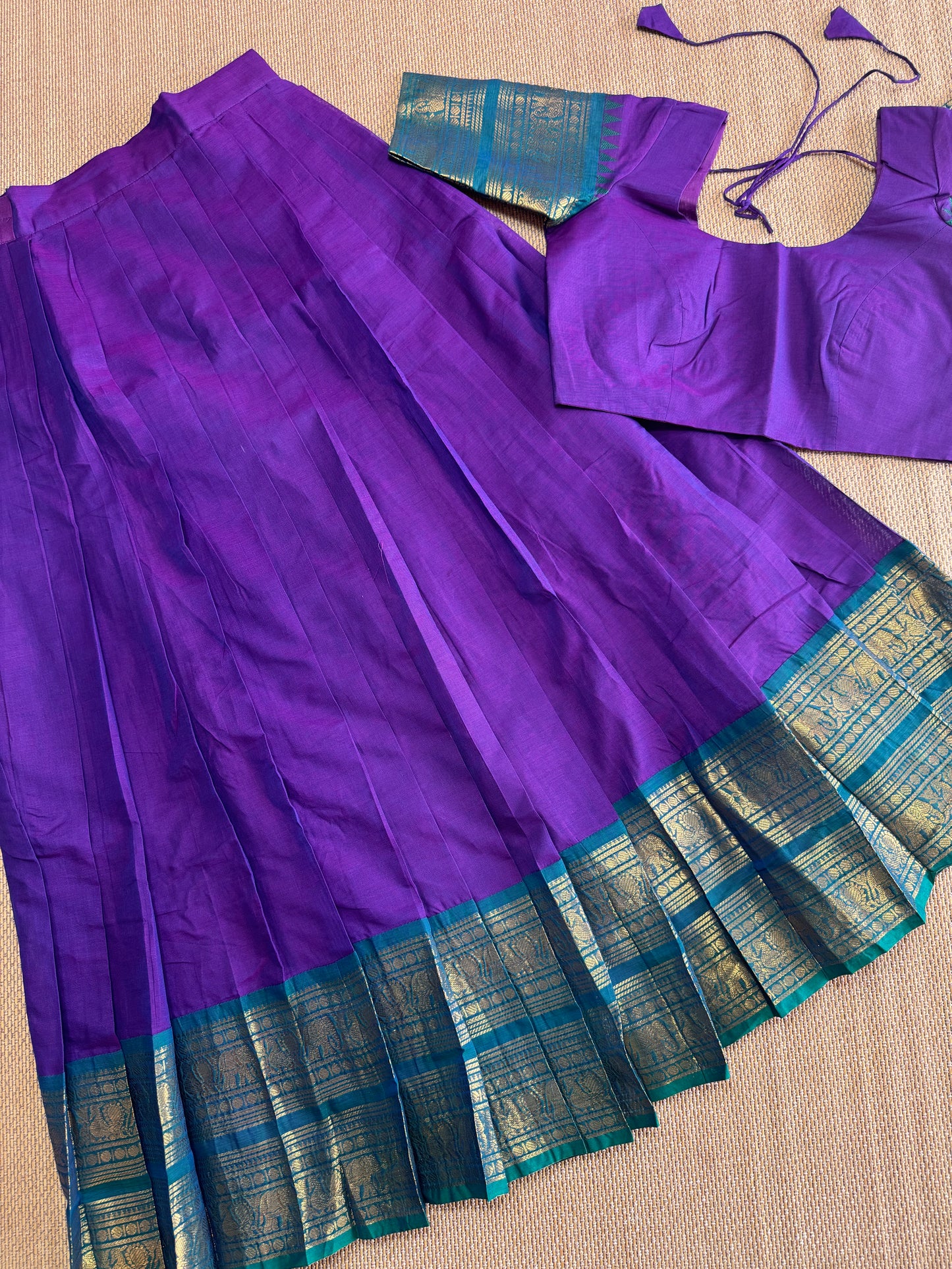 Pavade Thavani - ReadyMade