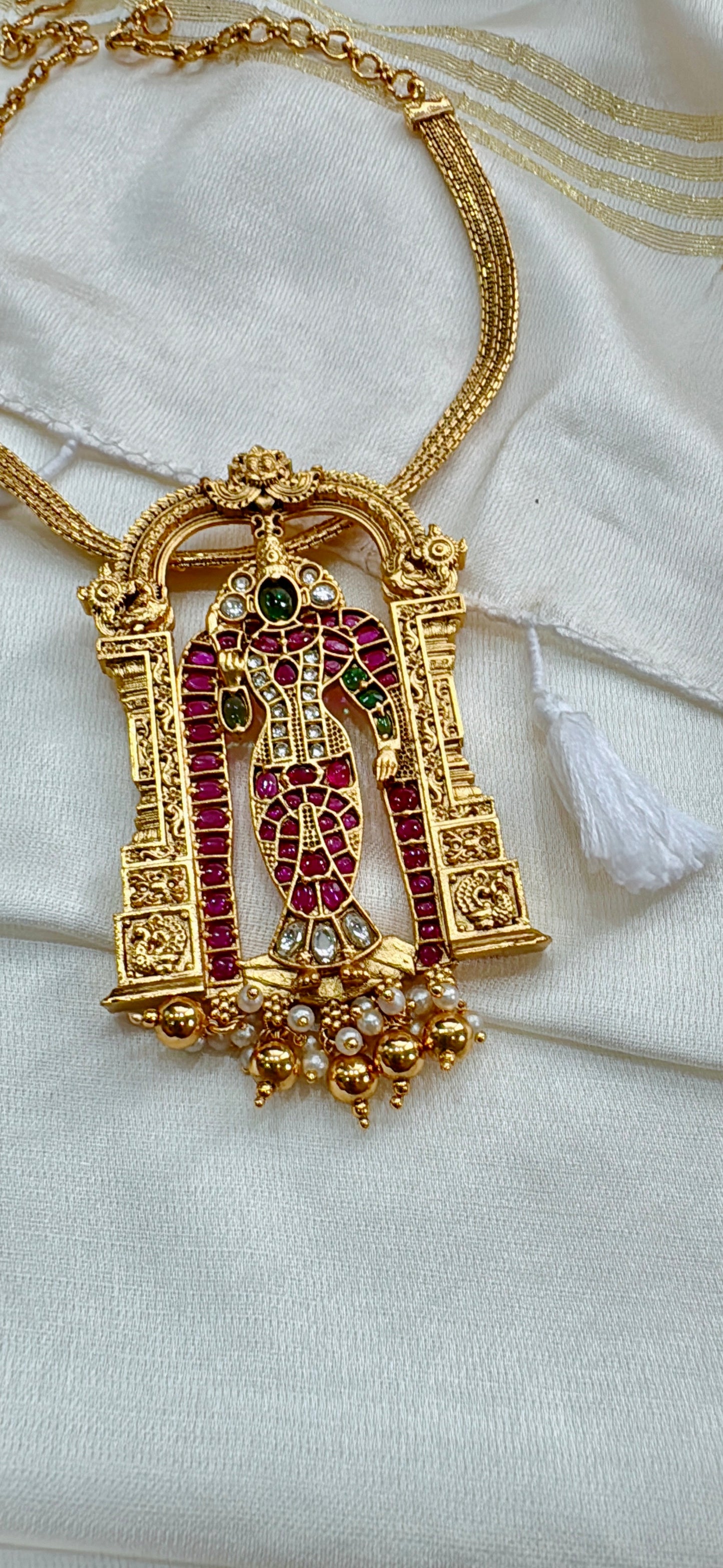 Pre order ! Premium Quality and  kemp stone meenakshi necklace