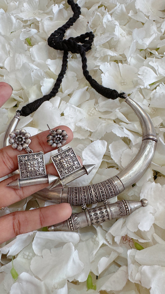 Grand Oxidized silver necklace set with earring