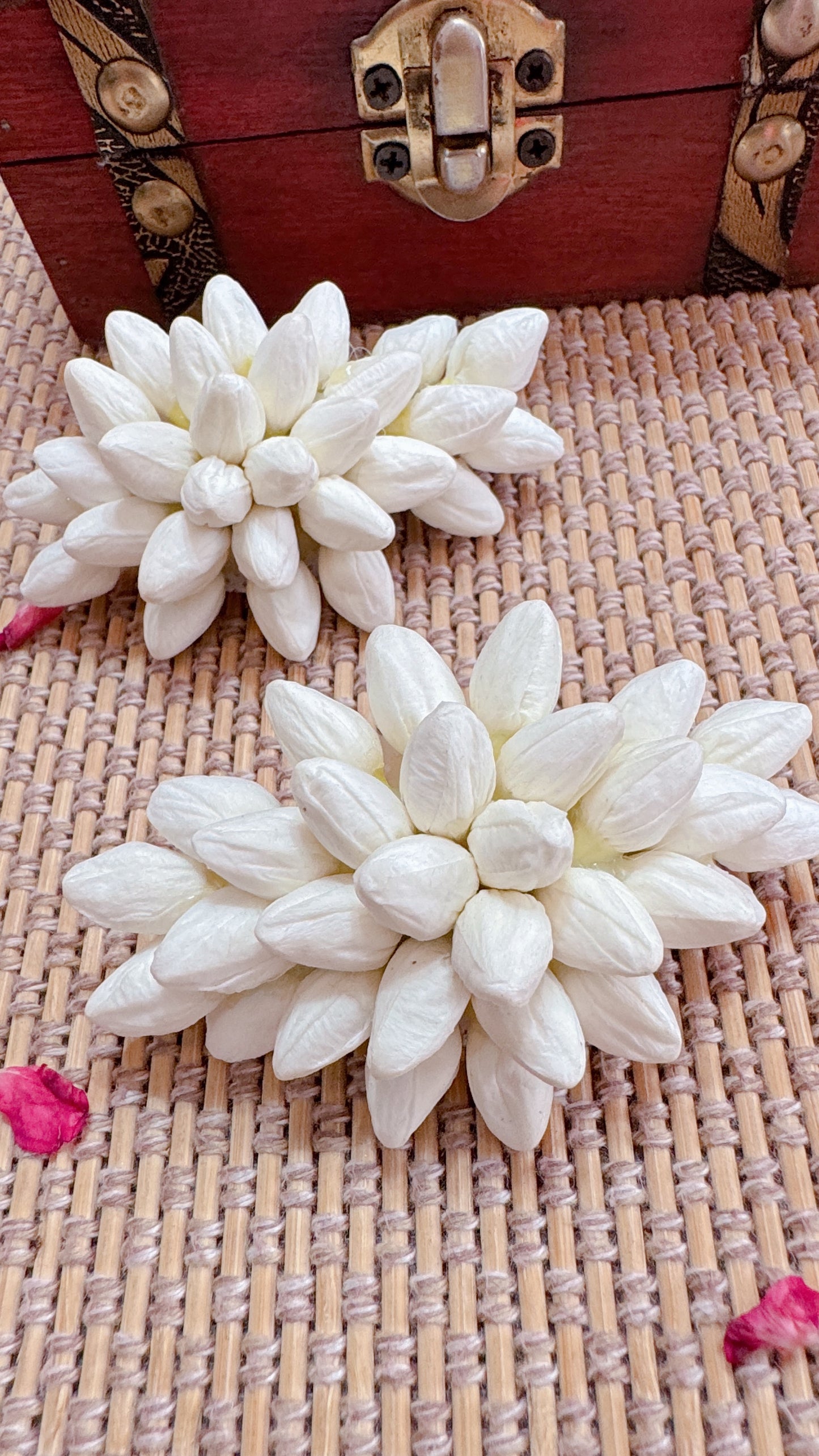 hand made malli mottu hair clip