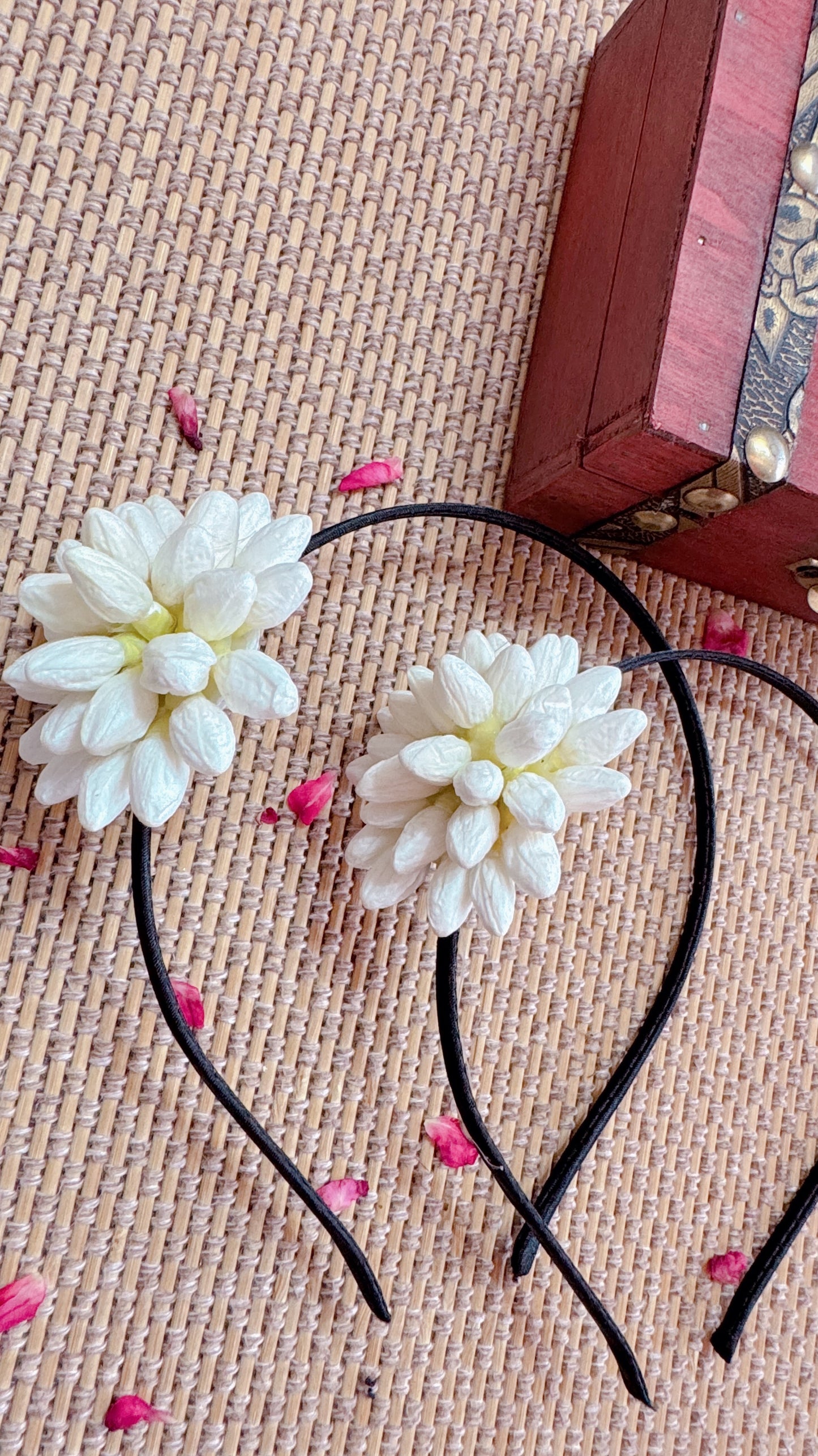 hand made malli mottu hair accessories