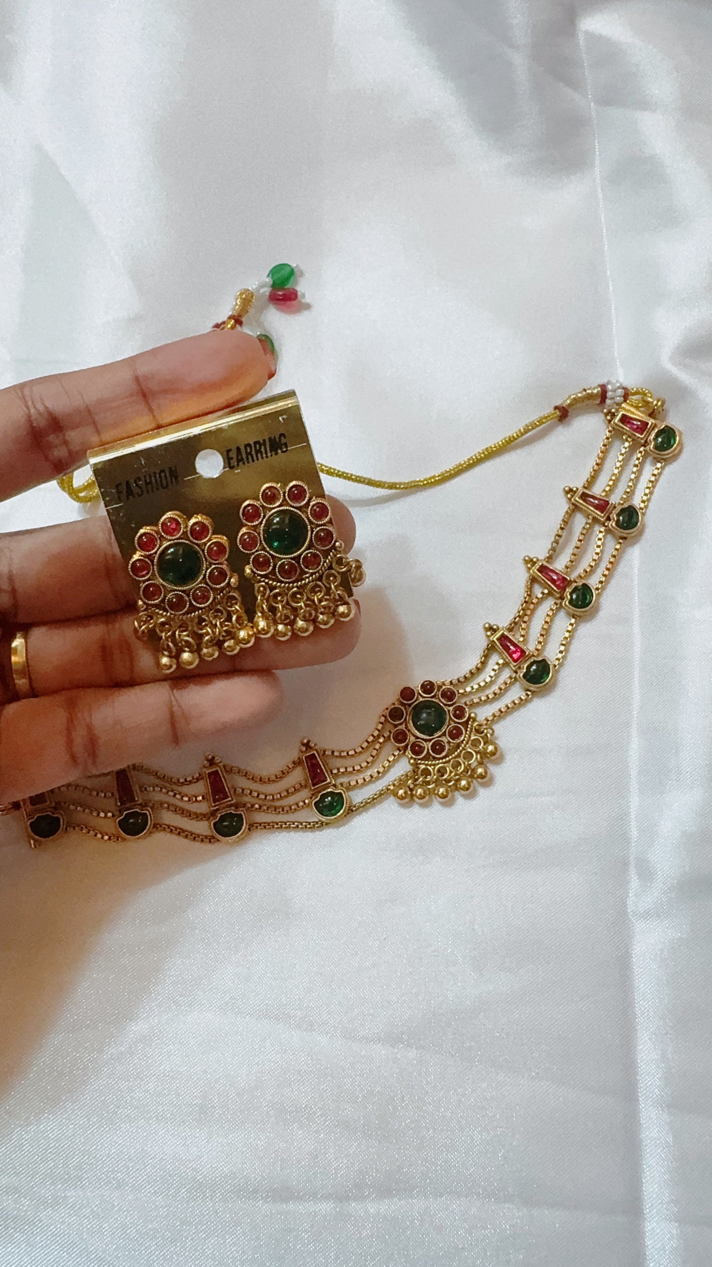 ruby and green traditional choker set