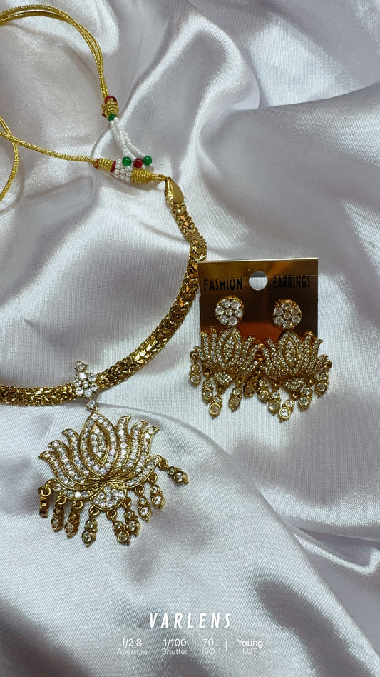 DARK POLISH WITH BRIGHT WHITE STONE LOTUS PENDANT FLEXIBLE CHAIN