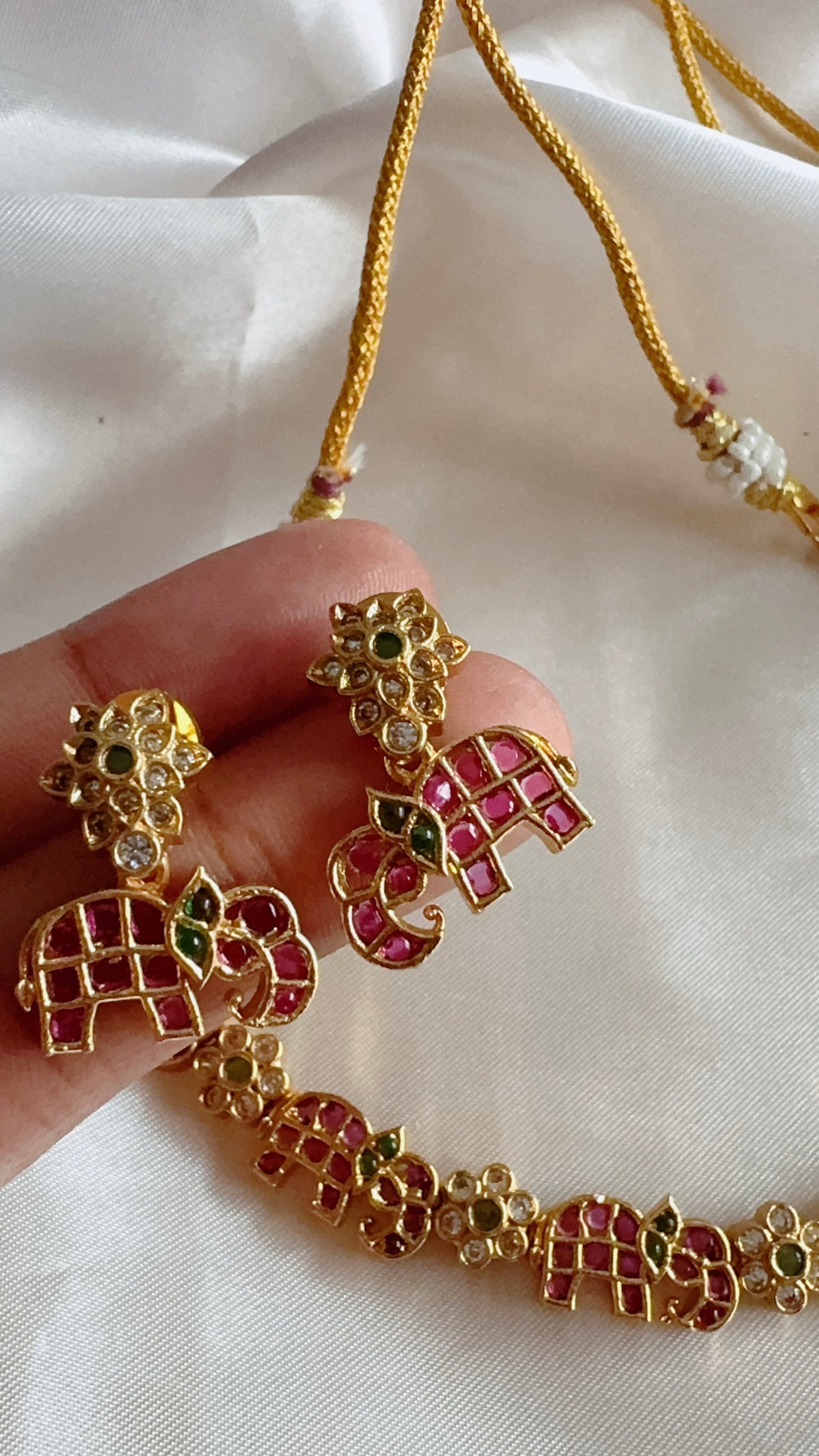 Traditional choker and earrings