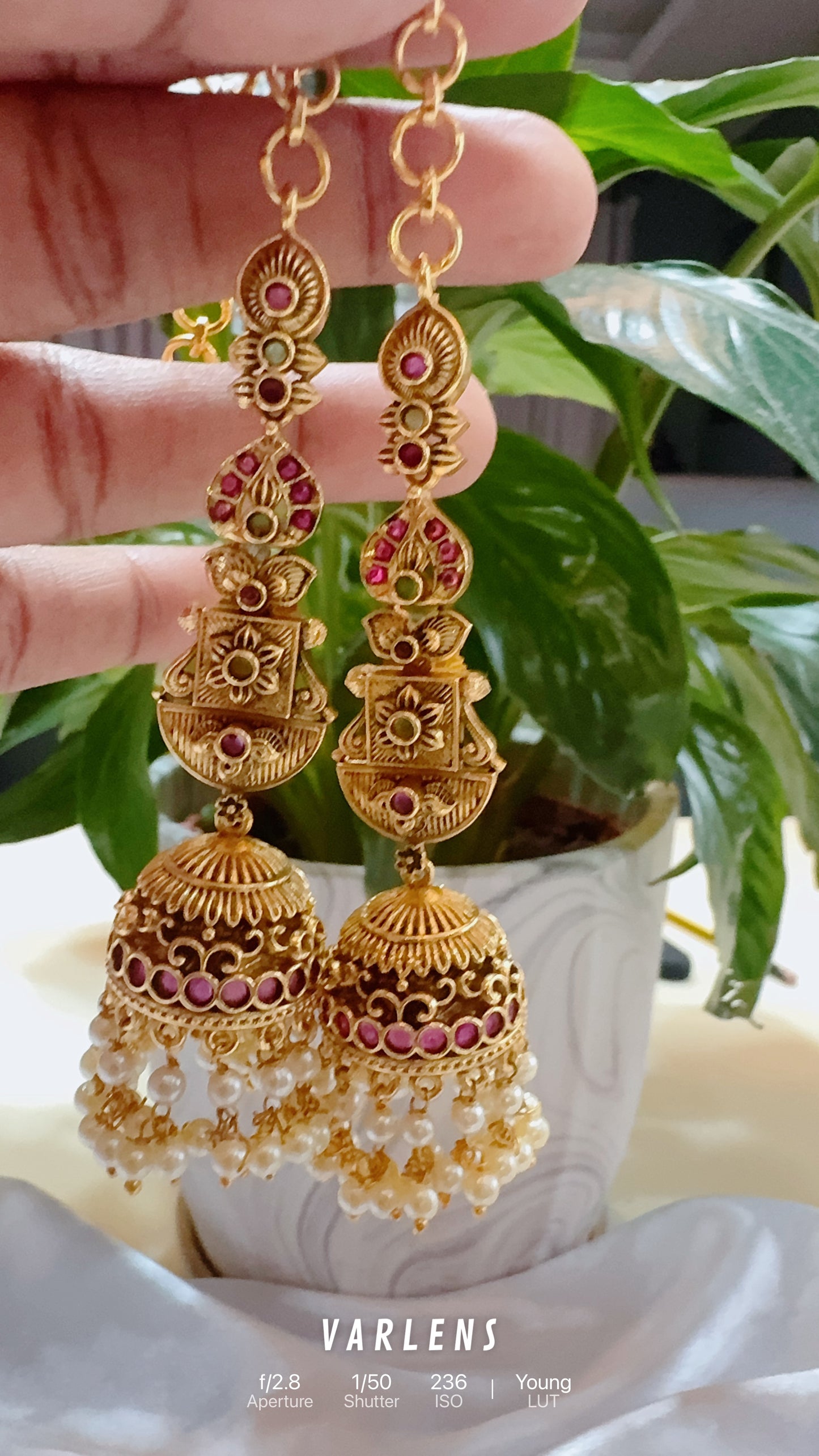 Traditional earrings with mattal