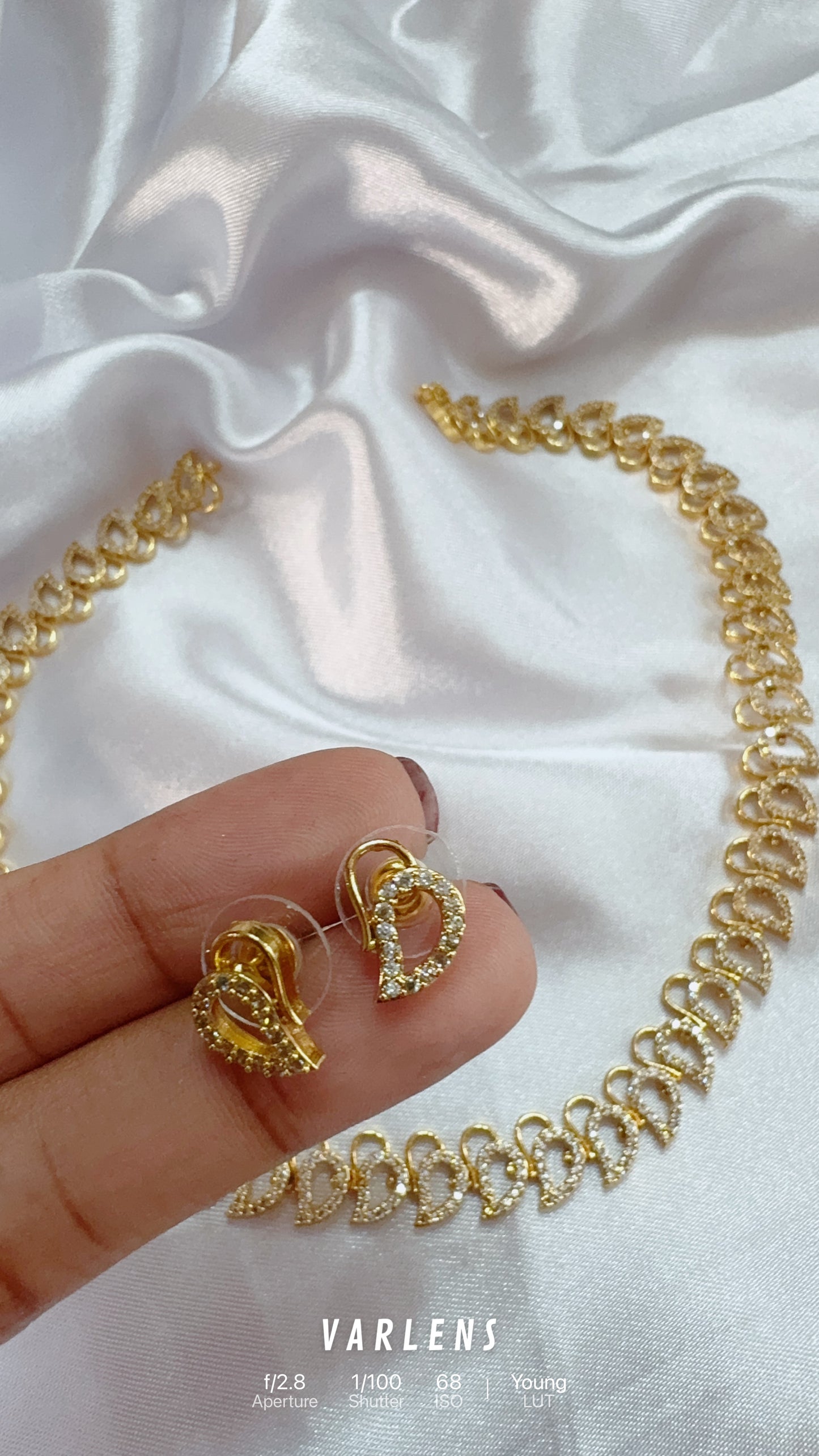 Traditional neckwear and earrings