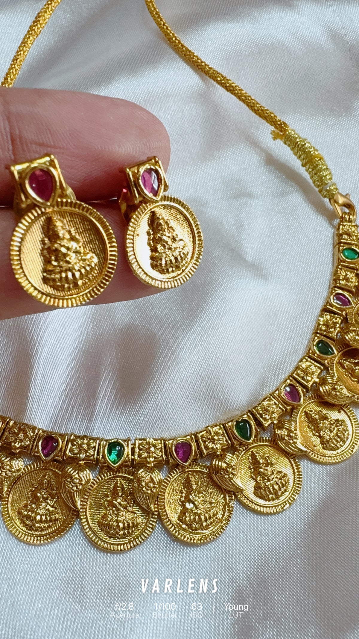 Traditional neckwear and earrings