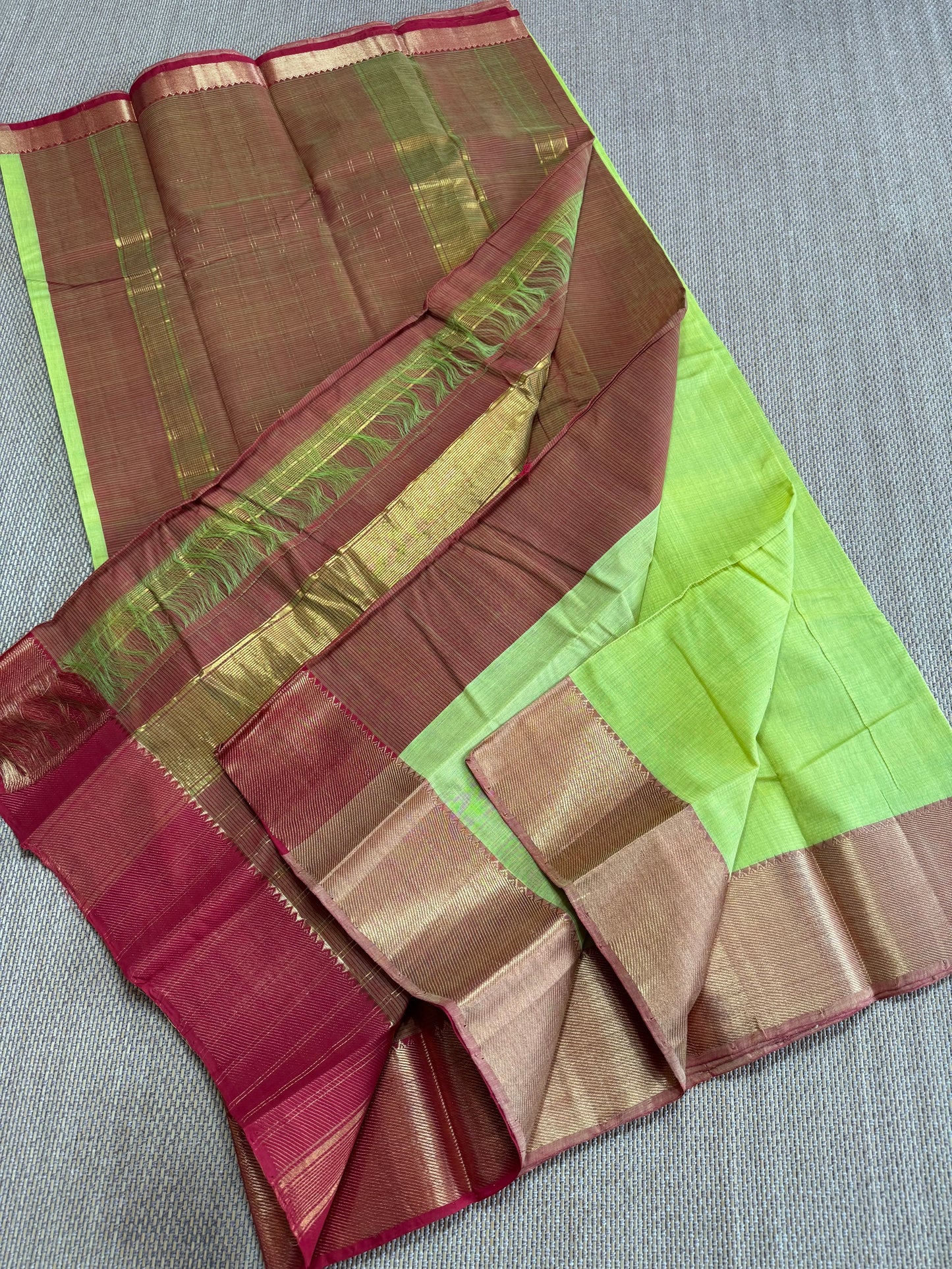 Pure Handloom Mangalagiri cotton saree with 50/150K gold border