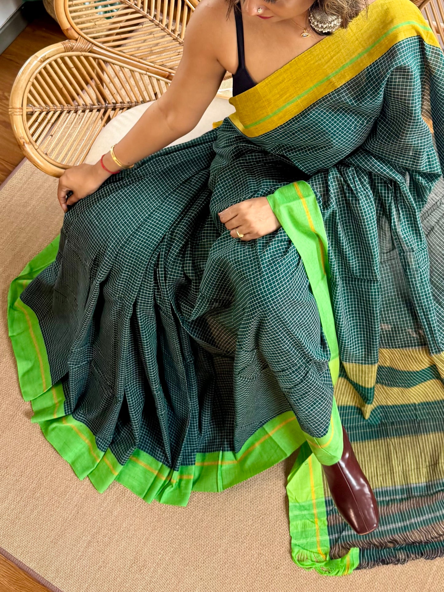 Pure Handloom Patteda anchu saree with Running Blouse