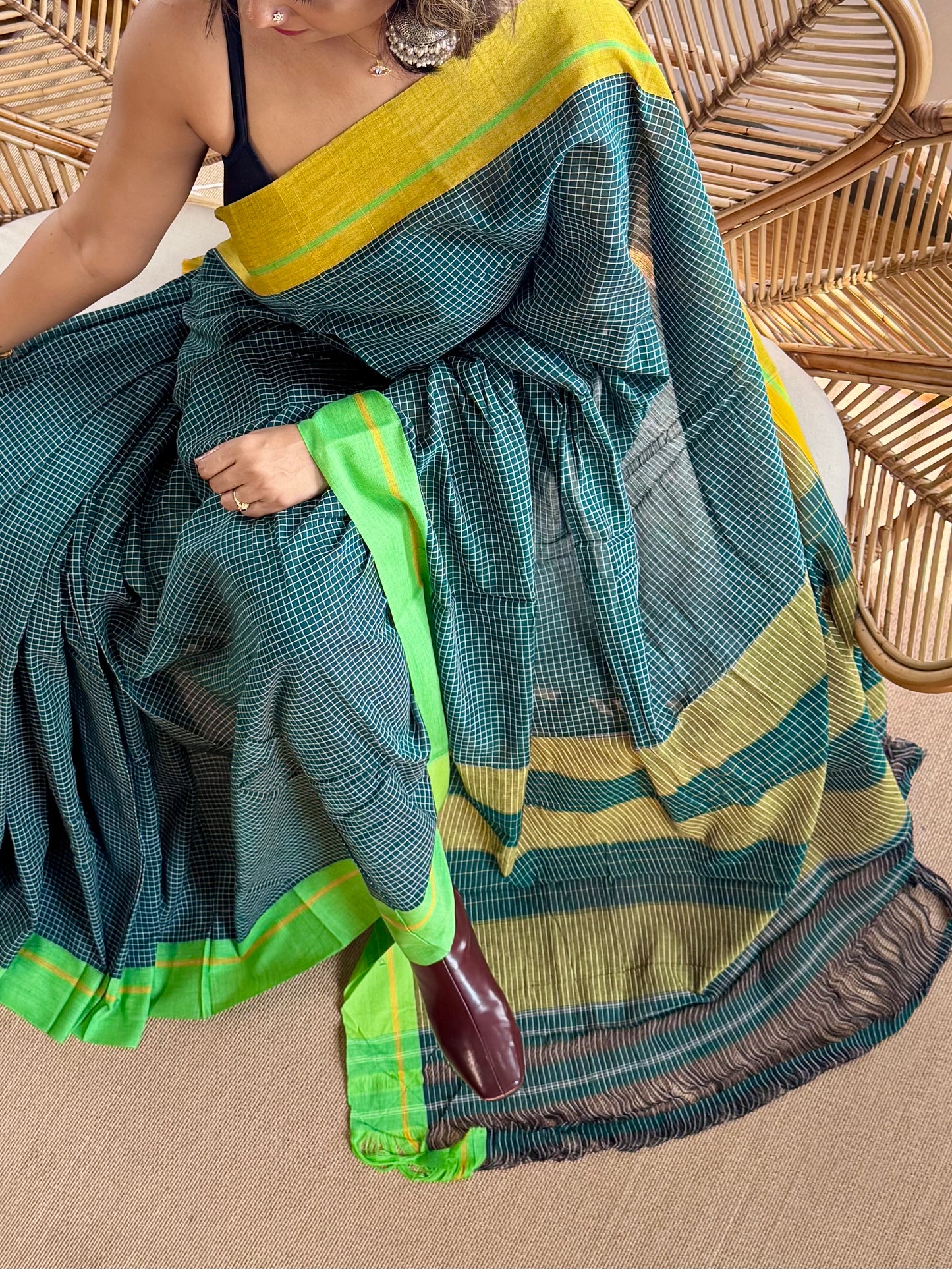 Pure Handloom Patteda anchu saree with Running Blouse