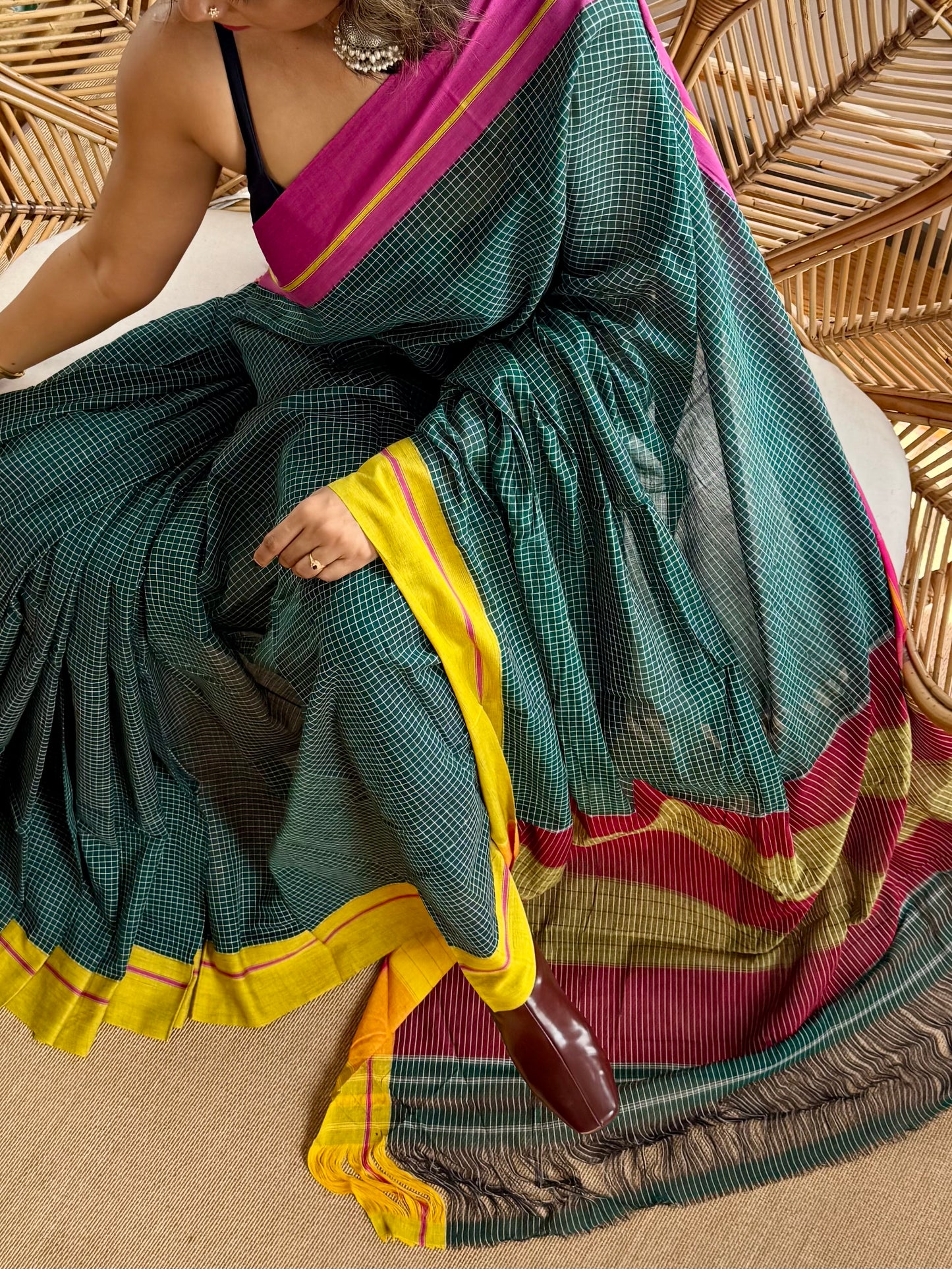 Pure Handloom Patteda anchu saree with Running Blouse