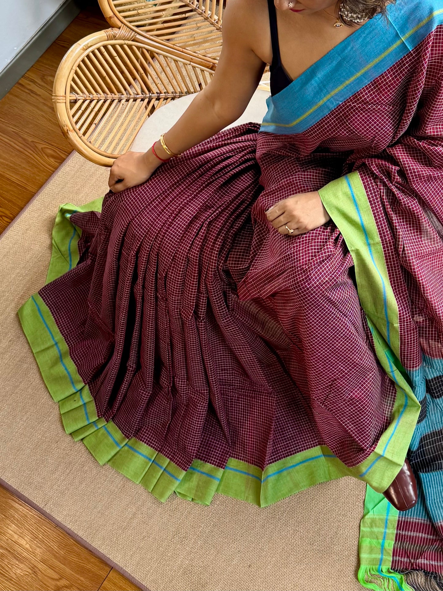 Pure Handloom Patteda anchu saree with Running Blouse