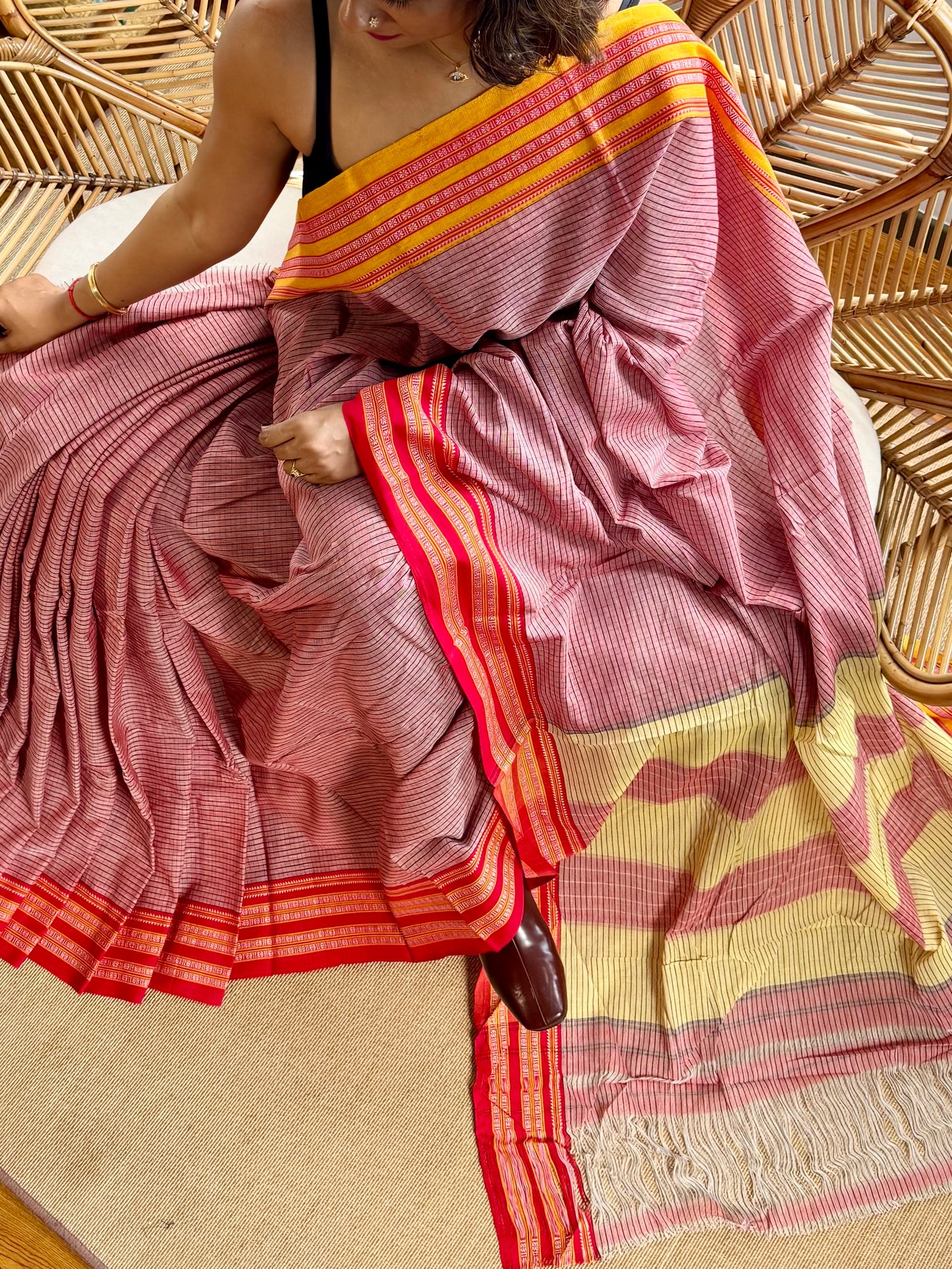 Pure Handloom Patteda anchu saree with Running Blouse