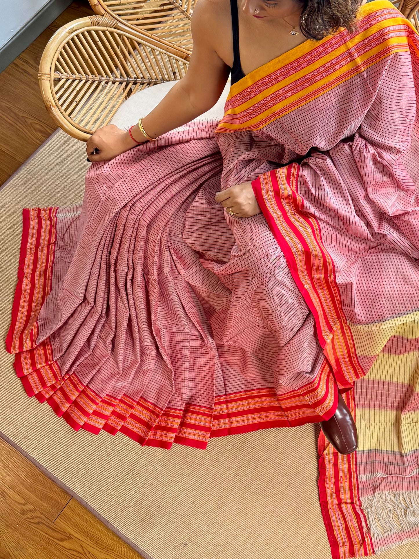 Pure Handloom Patteda anchu saree with Running Blouse