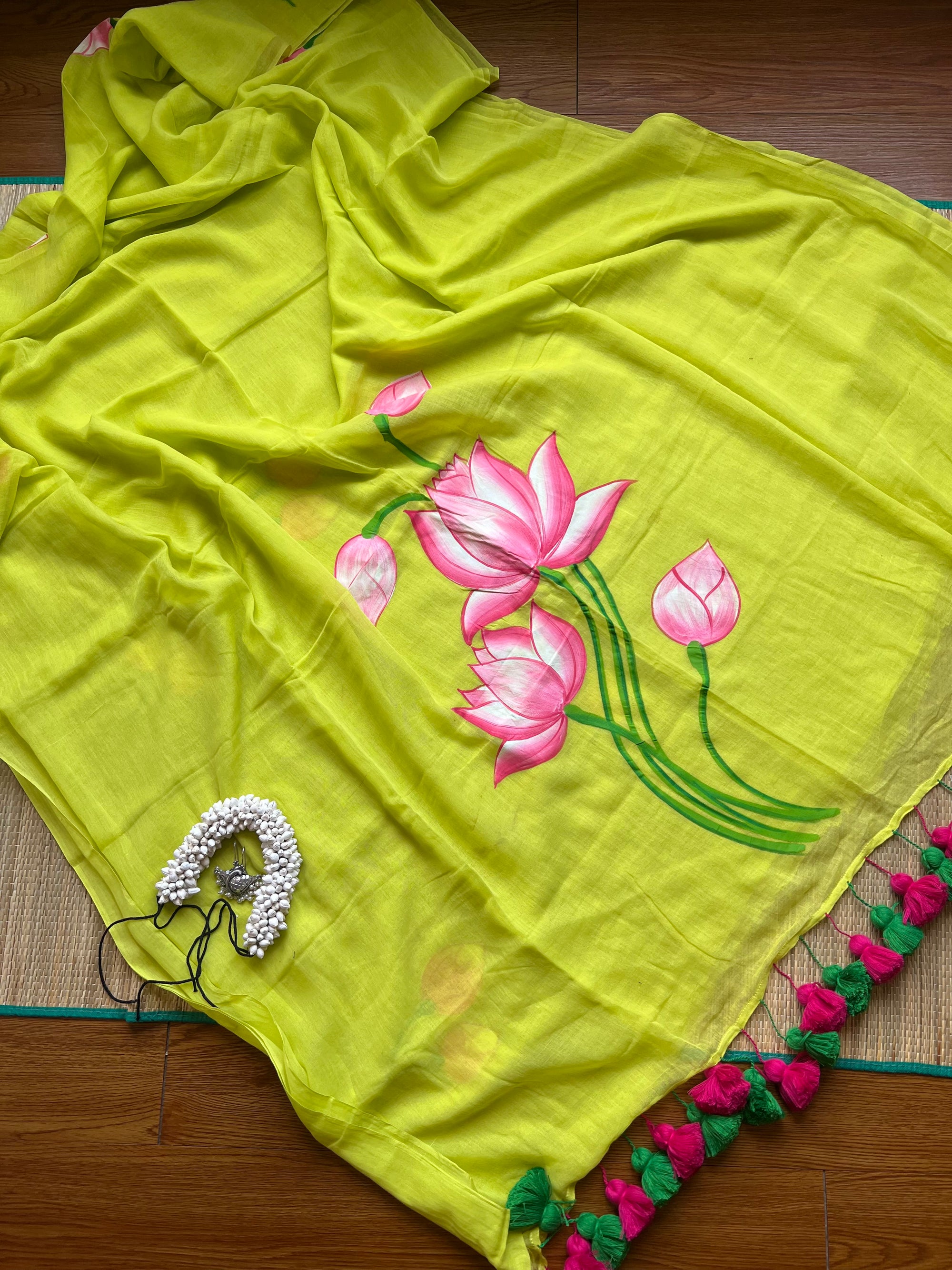 Neon green - Pure Handloom Muslin Cotton Saree