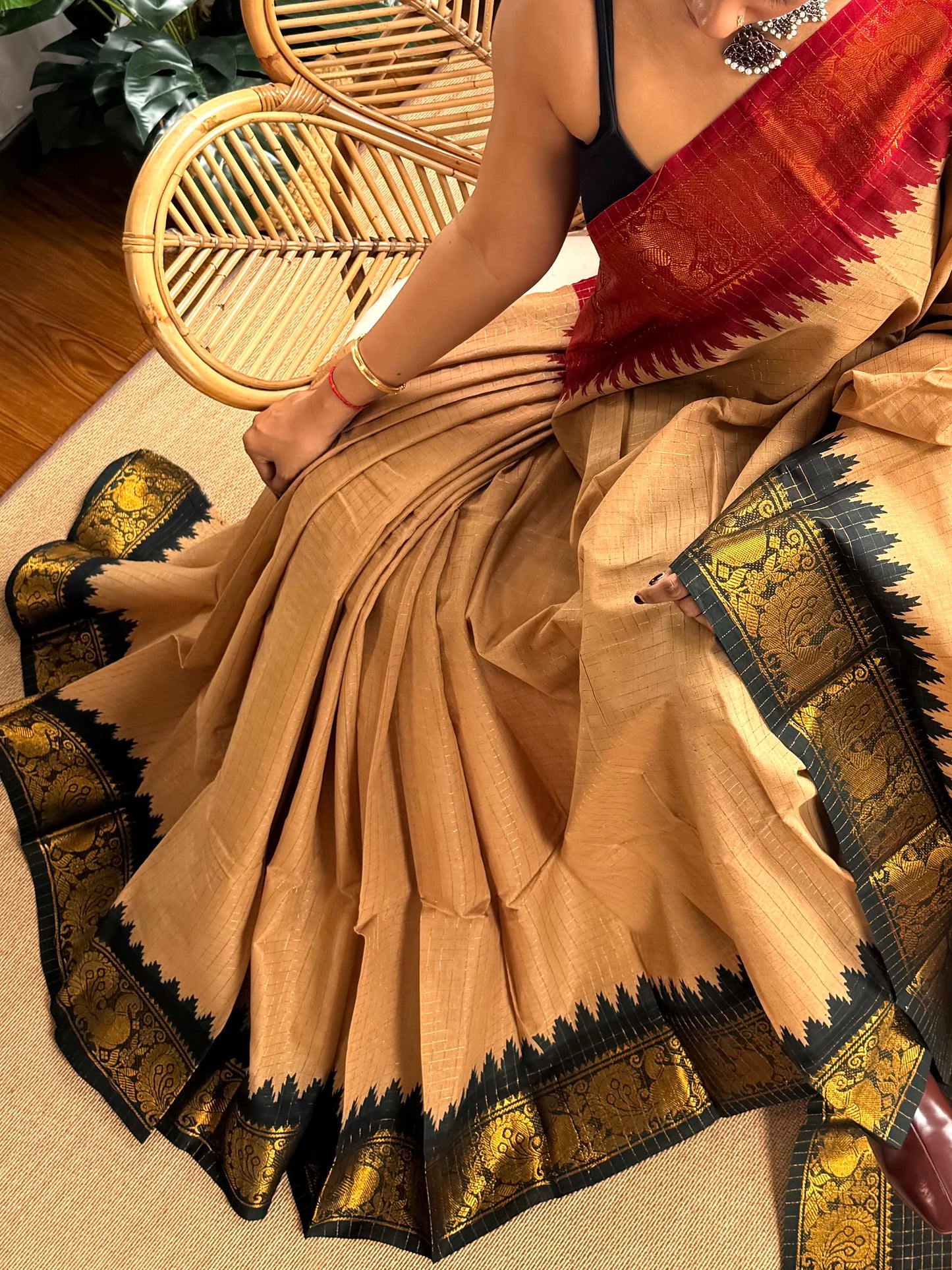 Traditional  ganga JAMUNA Border :  Madurai saree