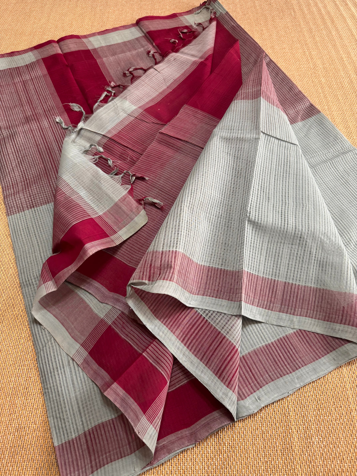 MAnglagiry missing checks cotton saree