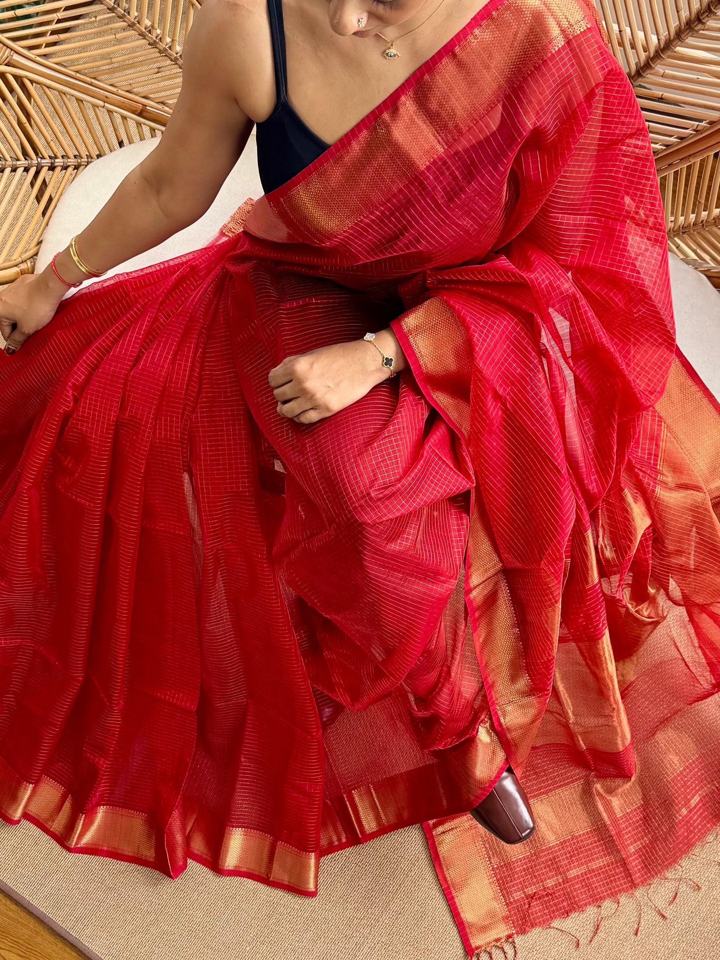 Chili red ! Classic Maheswar silk cotton saree