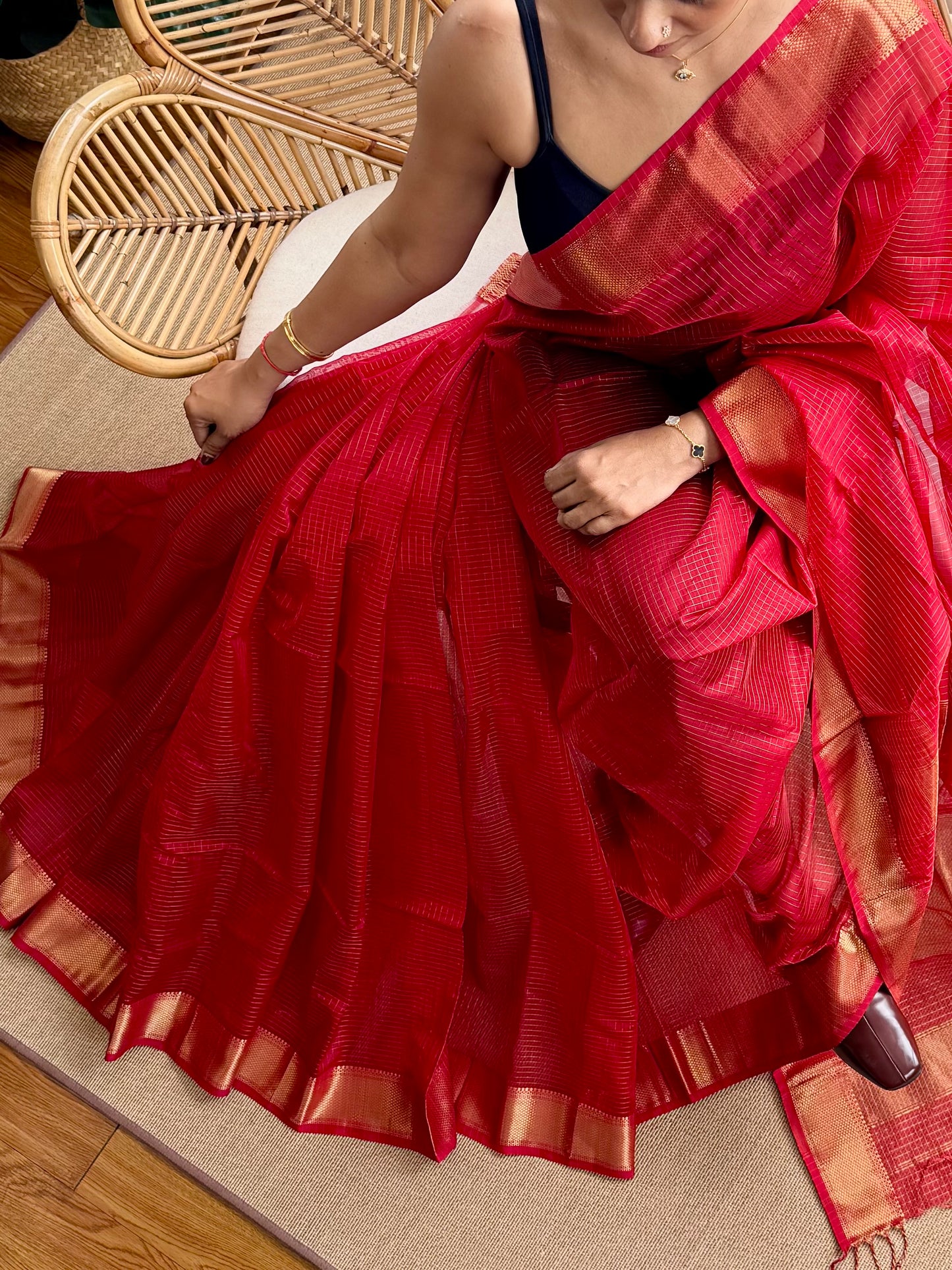 Chili red ! Classic Maheswar silk cotton saree