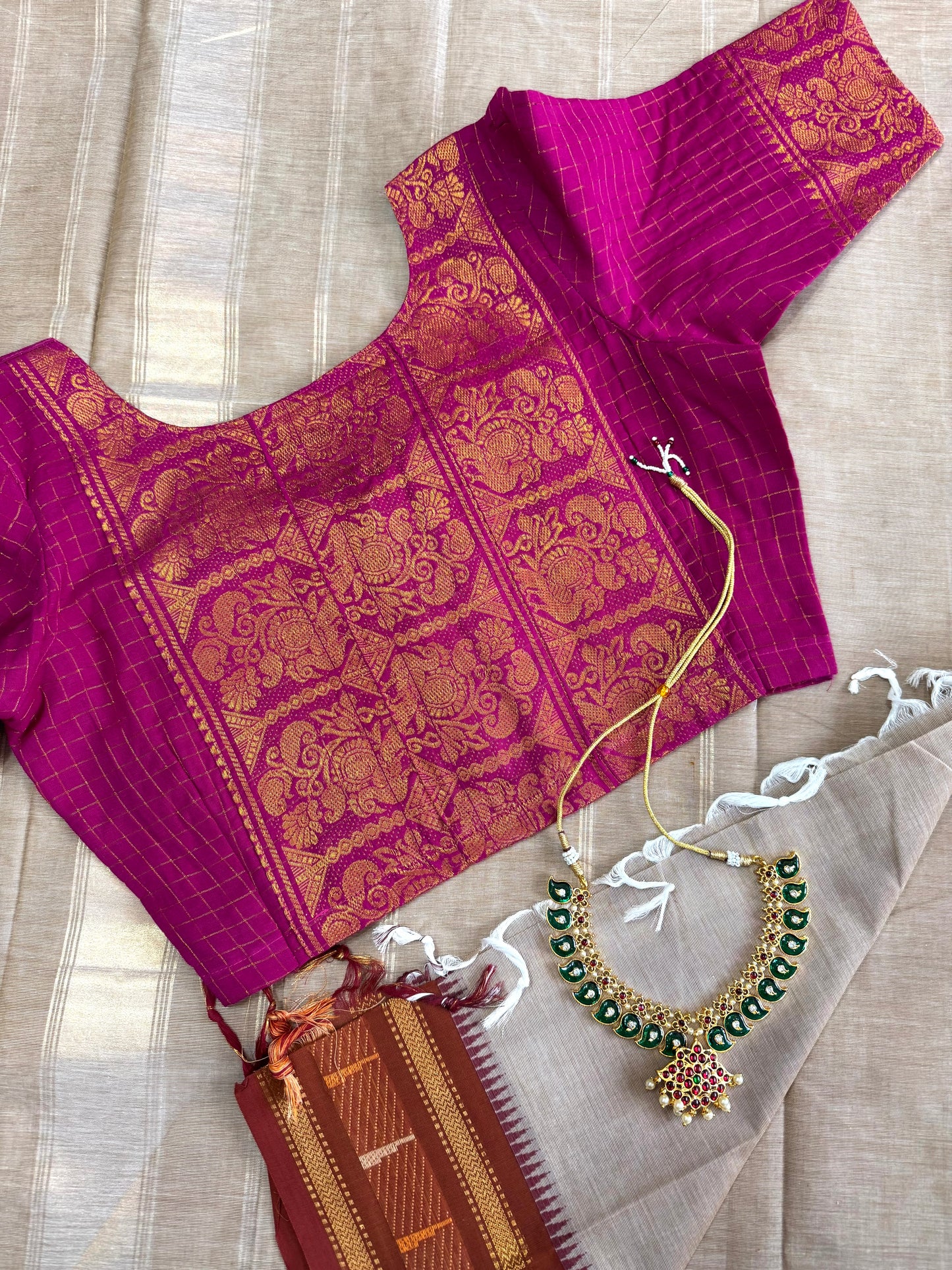 Zari Kattam Madurai Sungudi Cotton Saree Blouse