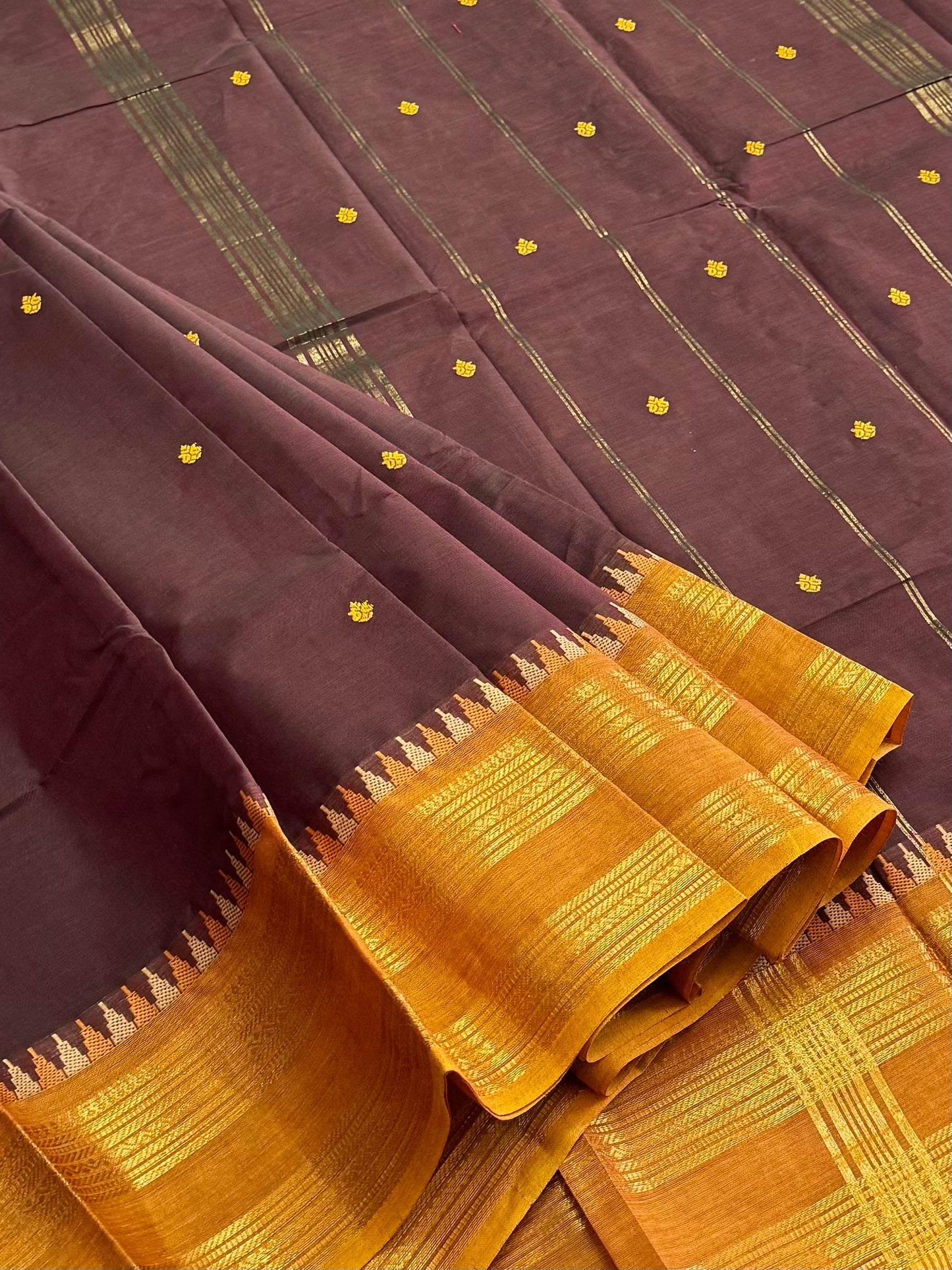 100 Counts Chettinadu Butta Cotton Saree with Grand Zari Border