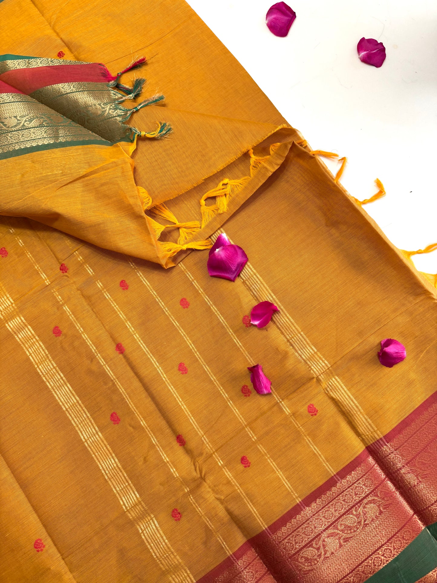 100 Counts Chettinadu Butta Cotton Saree with Grand Zari Border