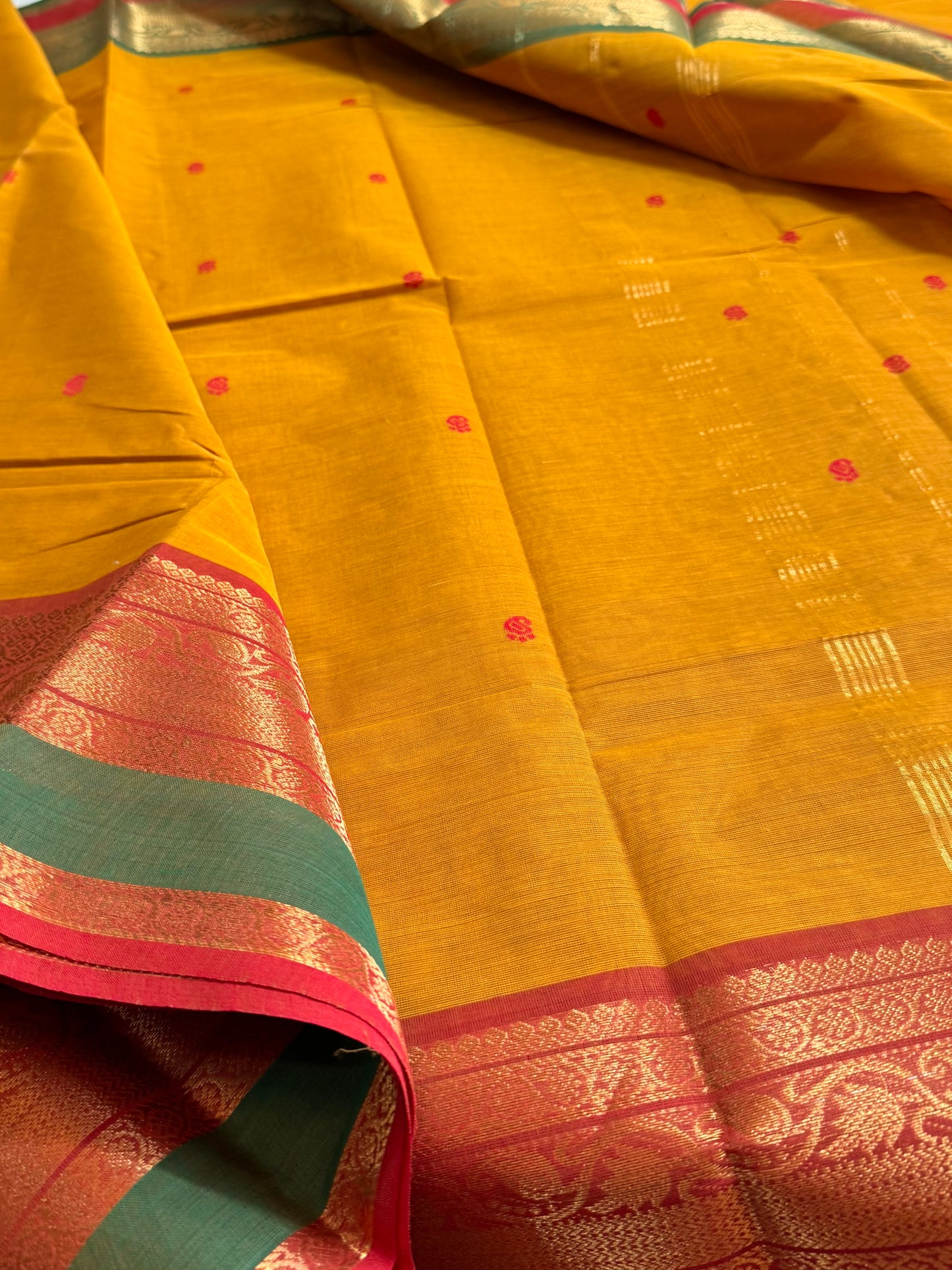 100 Counts Chettinadu Butta Cotton Saree with Grand Zari Border