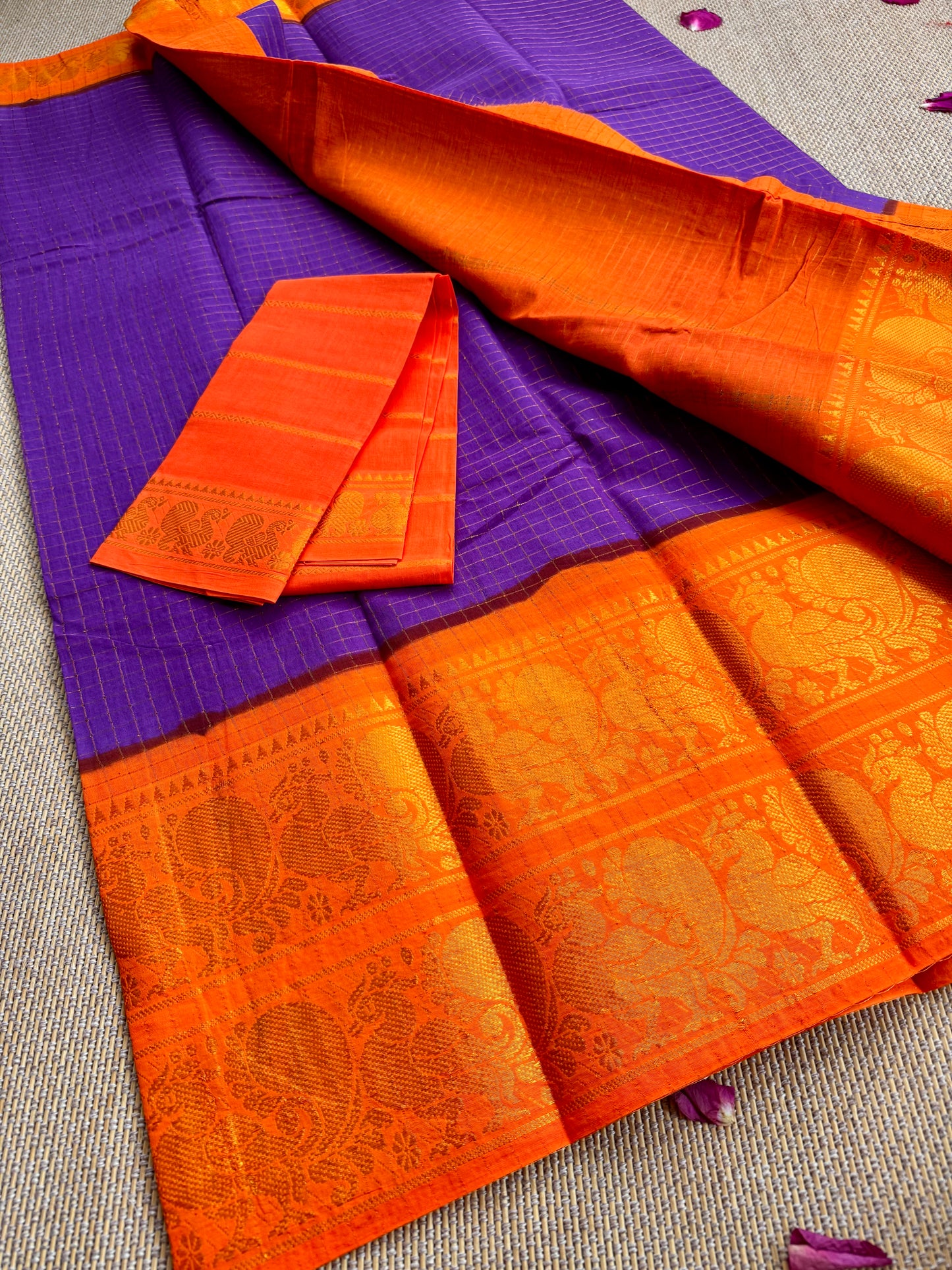 Sungudi / Madurai Gold Zari Kattam Saree with big grand border