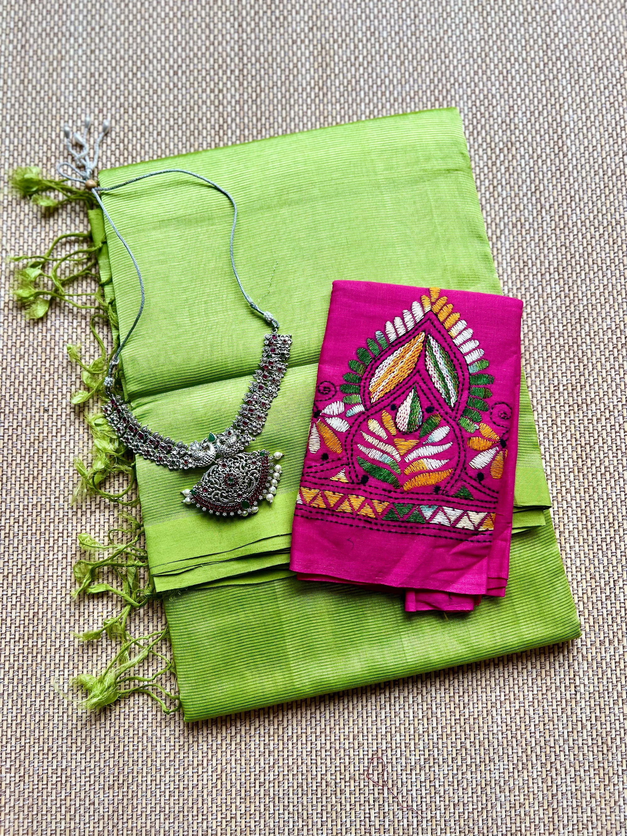 Apple green :  Mangalagiri Pattu By Cotton Saree