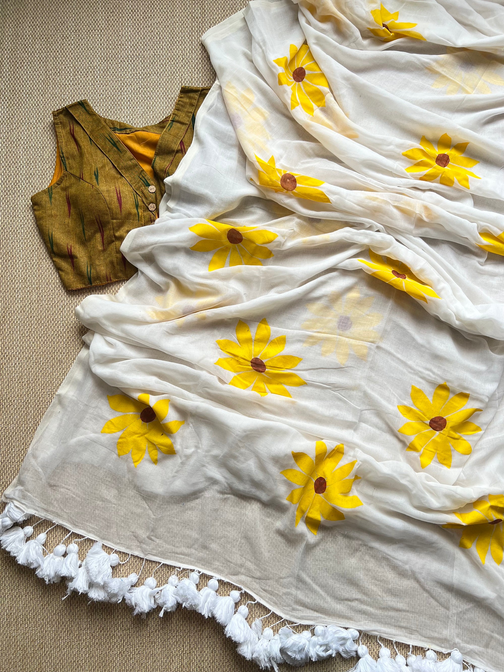 Sunflower 🌻 Pure Handloom Muslin Cotton Saree