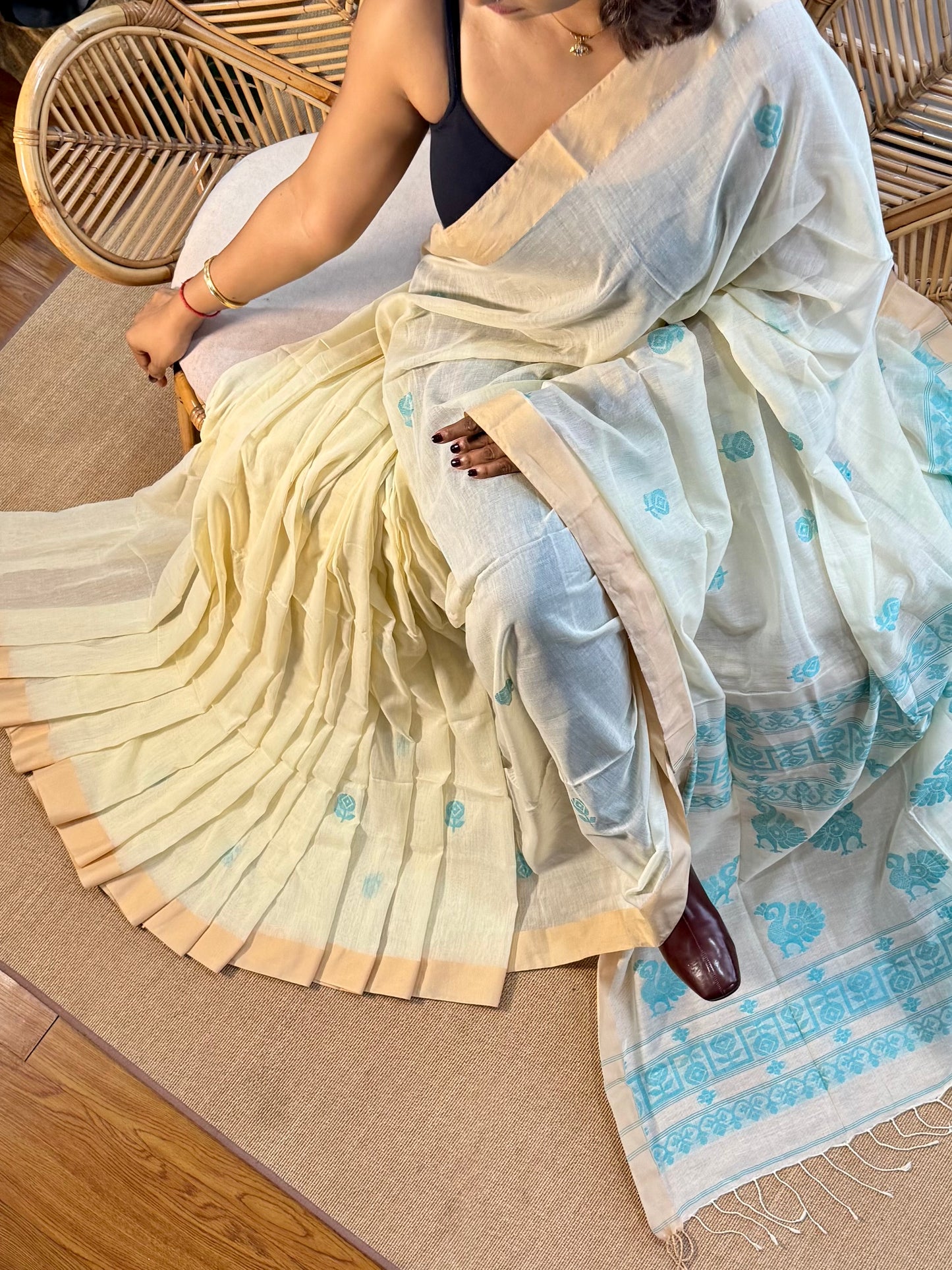 Bengal Loomz - soft  Khadi Cotton Saree