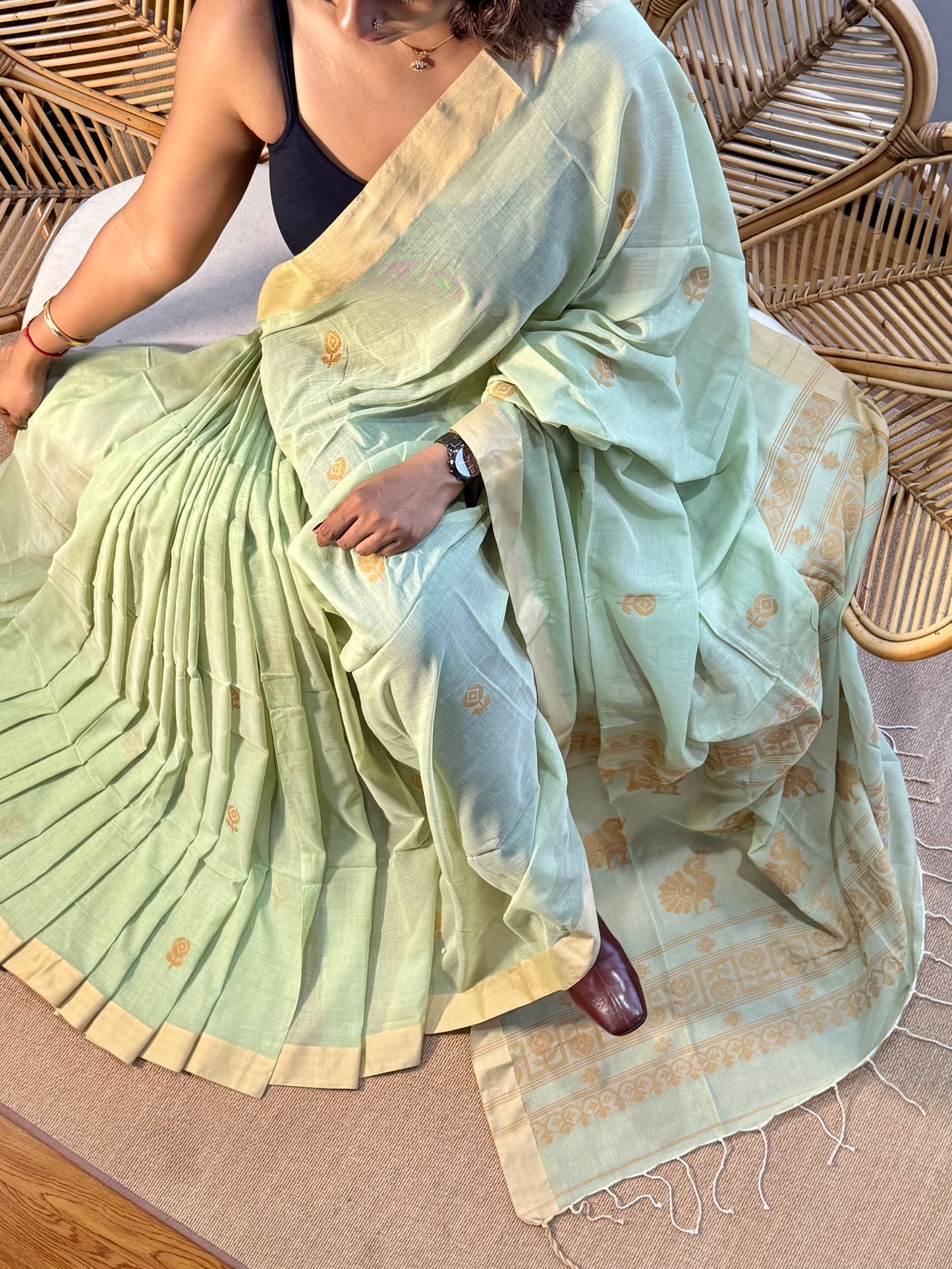 Bengal Loomz - soft  Khadi Cotton Saree