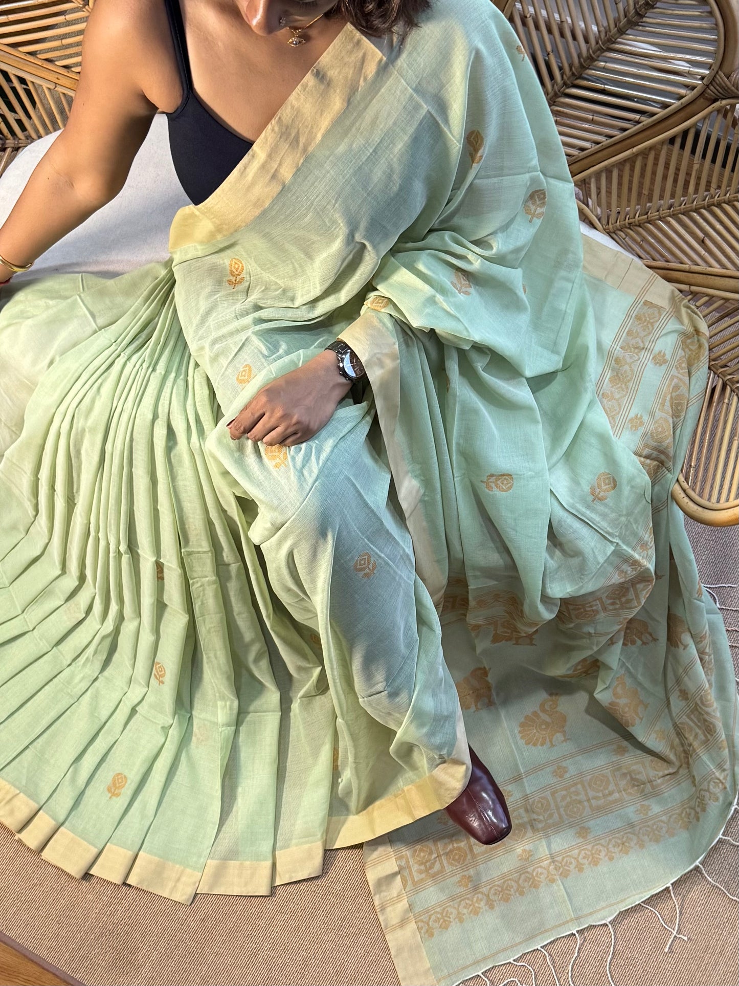 Bengal Loomz - soft  Khadi Cotton Saree