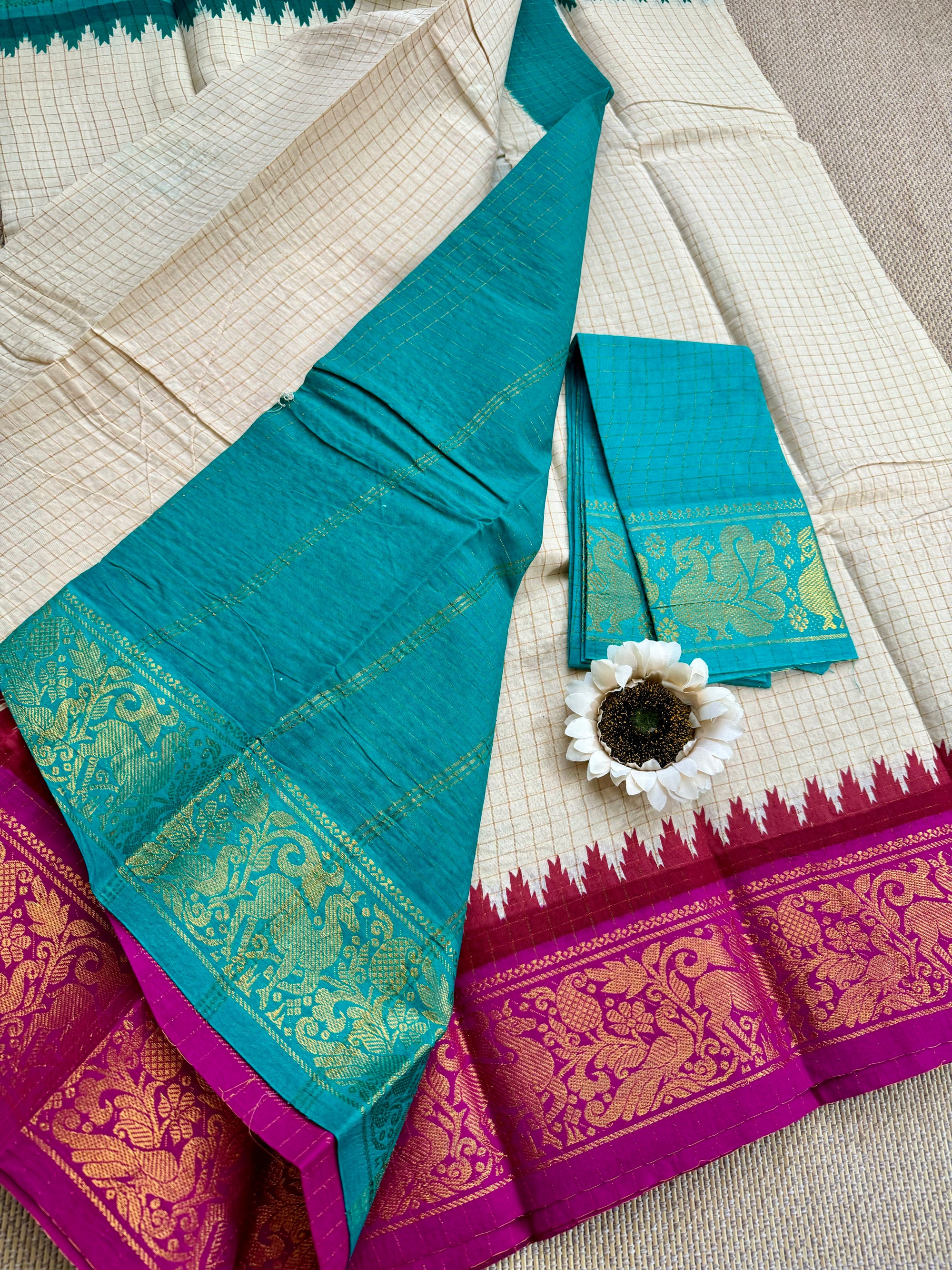 Traditional Ganga Jamuna Border :  Madurai Zari Kattam Saree