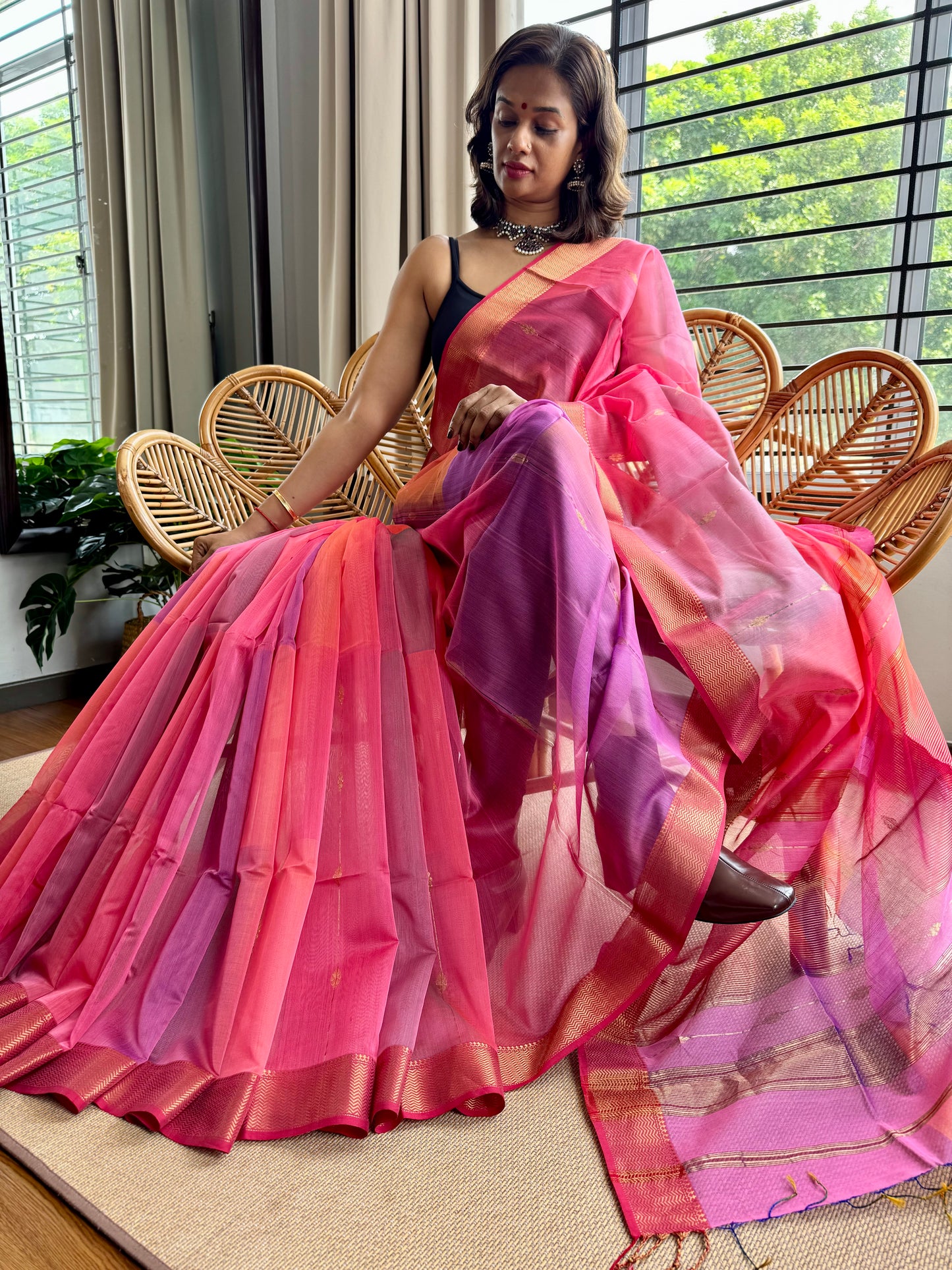 Shaded ❤️Maheswar silk cotton saree with zari border